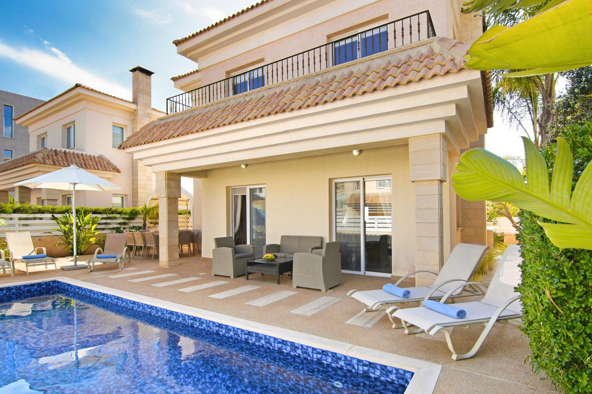 Villa Alyson