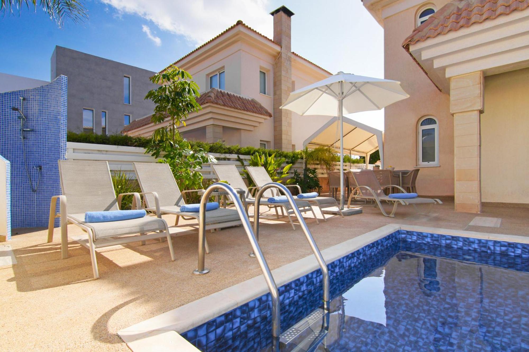 Villa Alyson