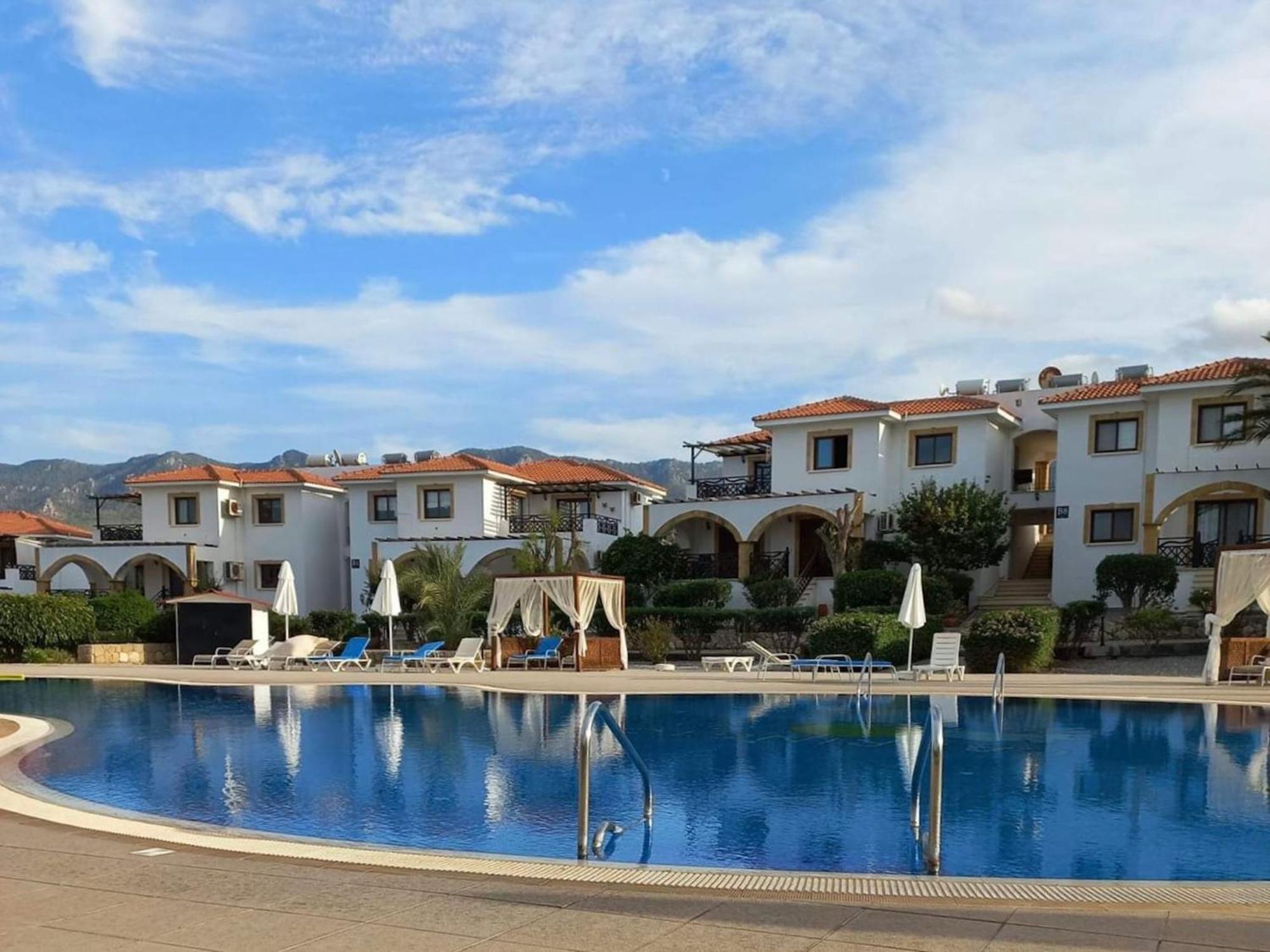 Welcoming 3-bedroom With Ocean Views Agios Georgios (Girne)