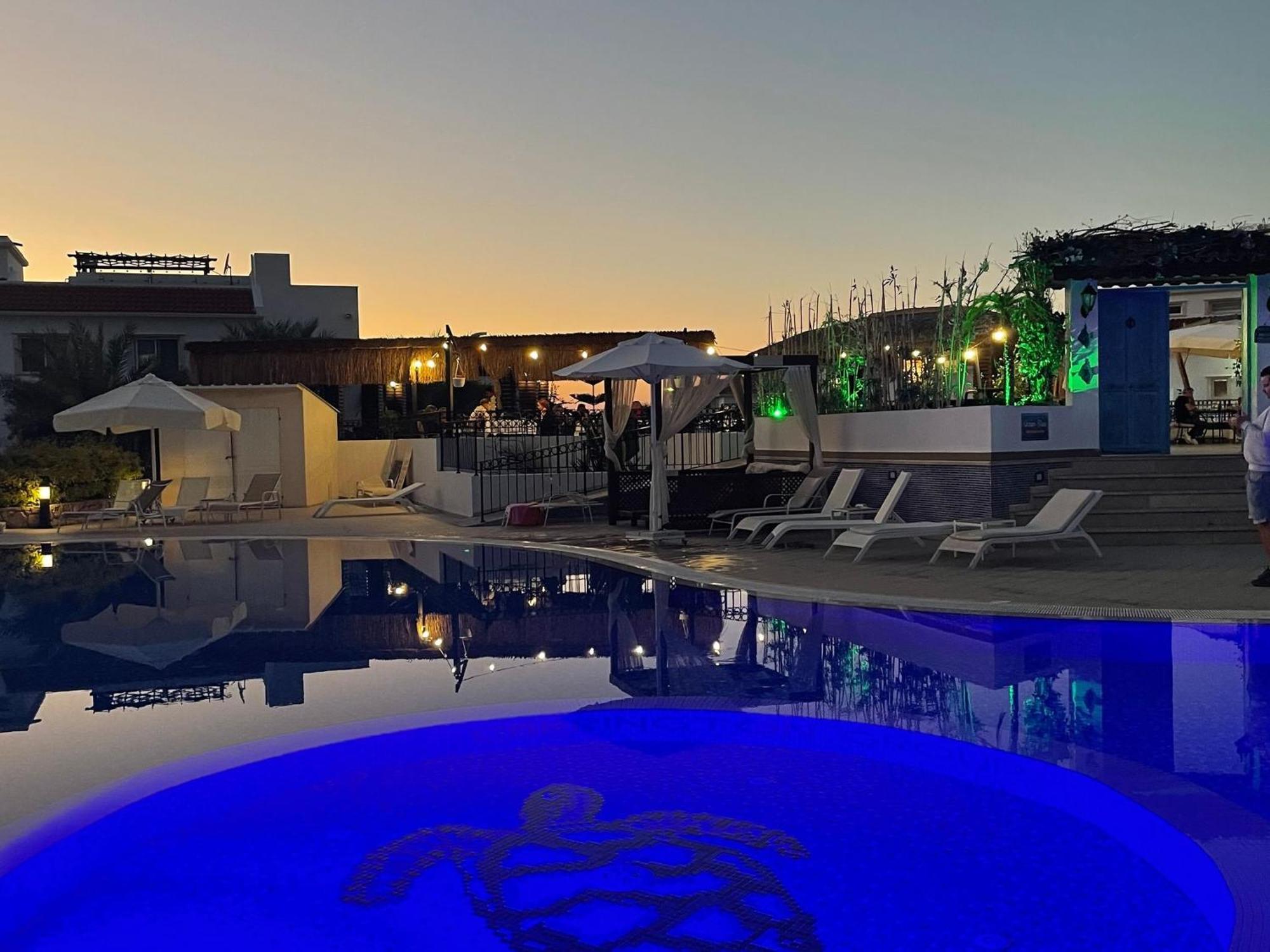 Welcoming 3-bedroom With Ocean Views Apartment