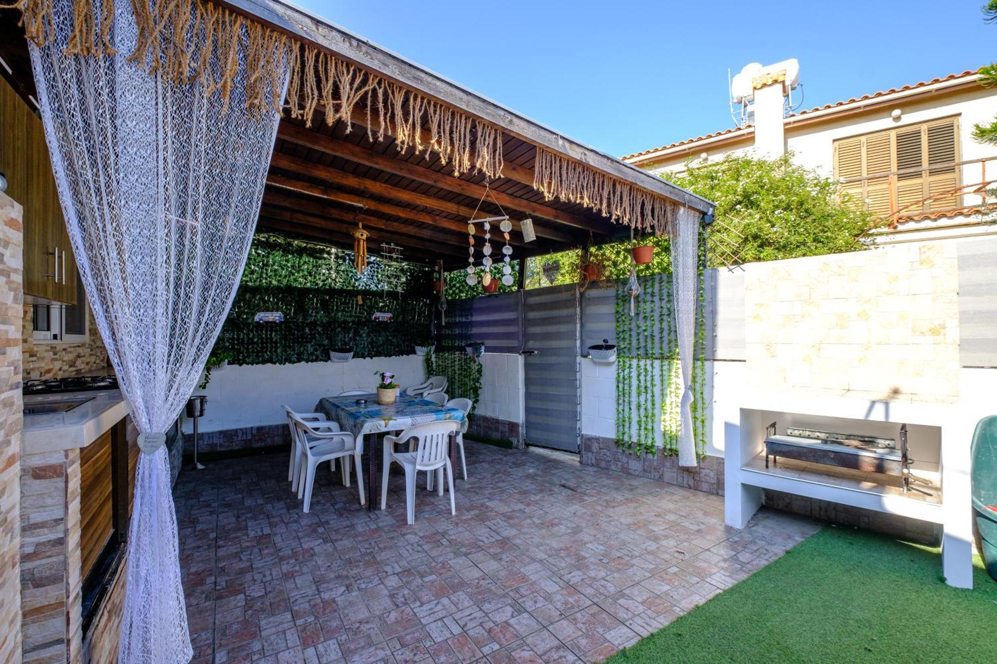 Demetris Appartement *