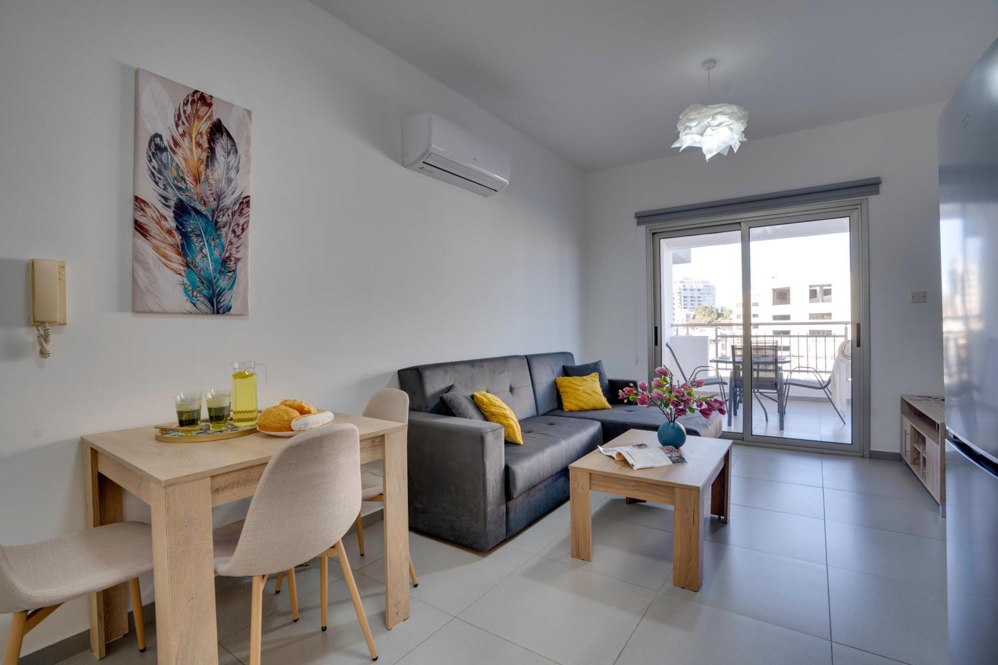 Airbnsea Centre Side Sea View Apartment *