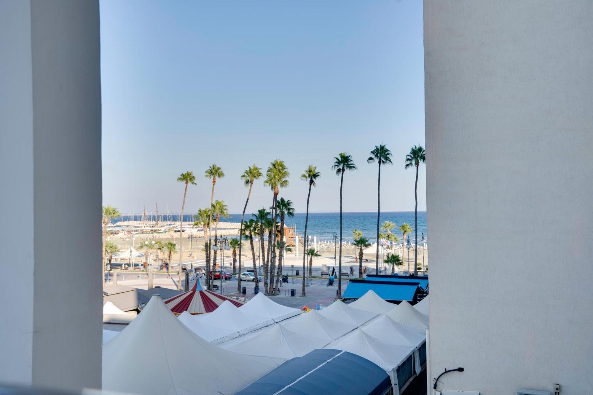 Airbnsea Centre Side Sea View Larnaca