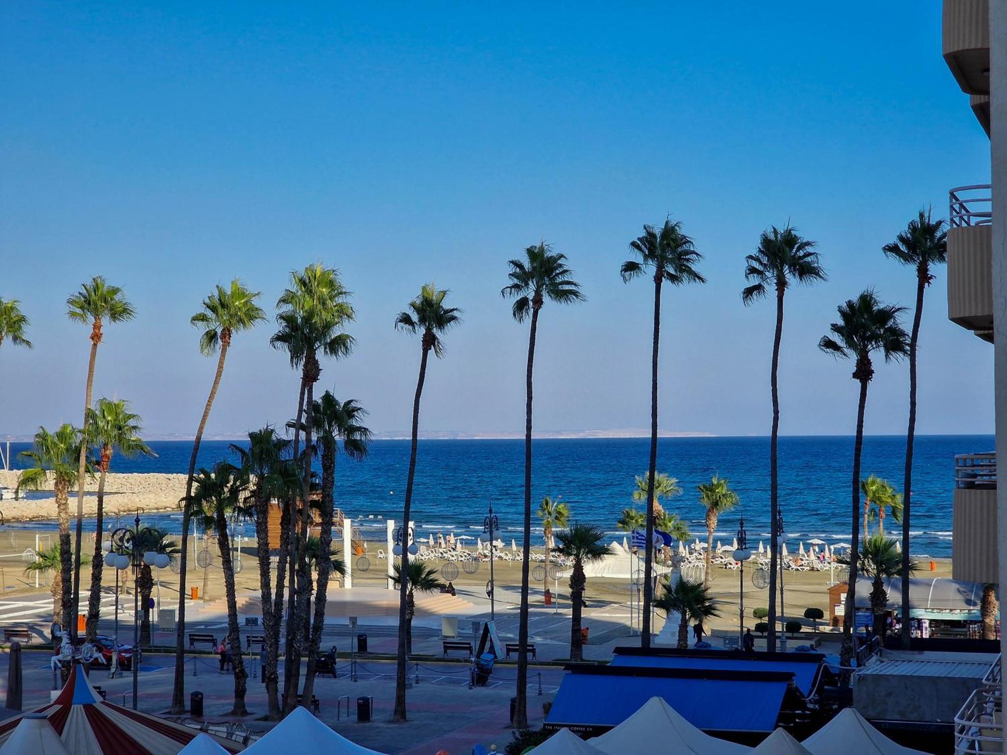 Airbnsea Centre Side Sea View * Larnaca