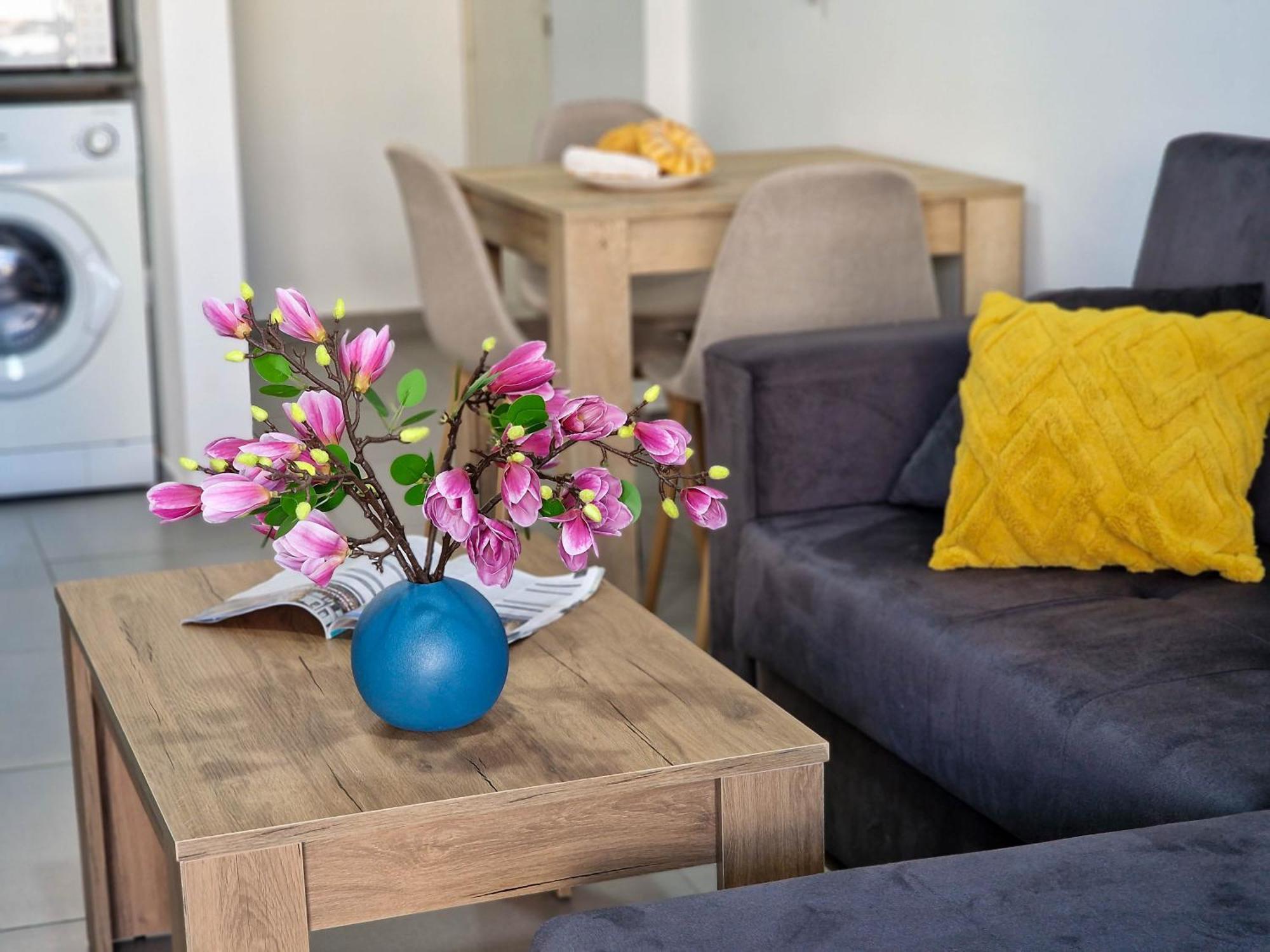 Airbnsea Centre Side Sea View Apartment