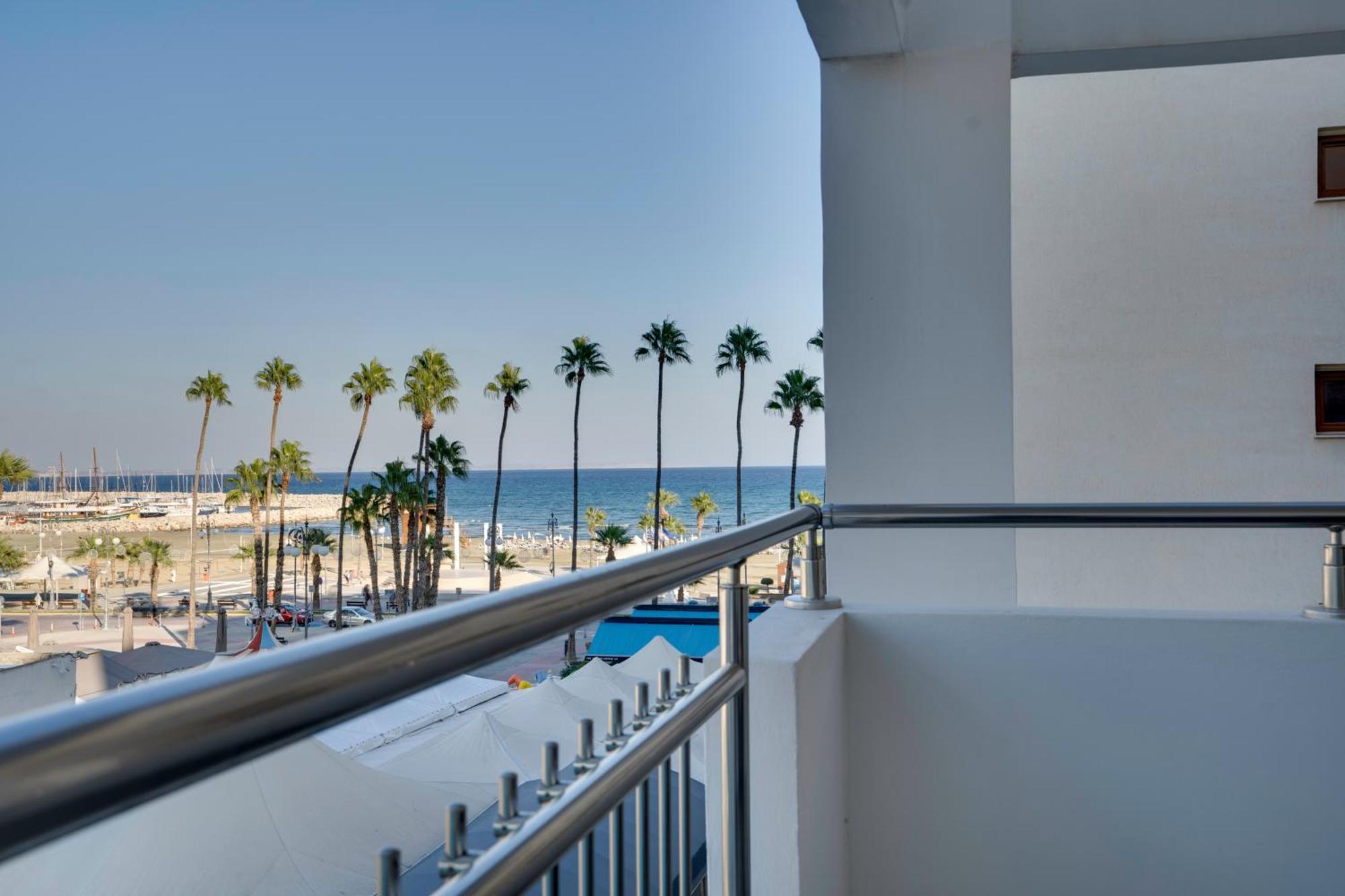 Apartment Airbnsea Centre Side Sea View