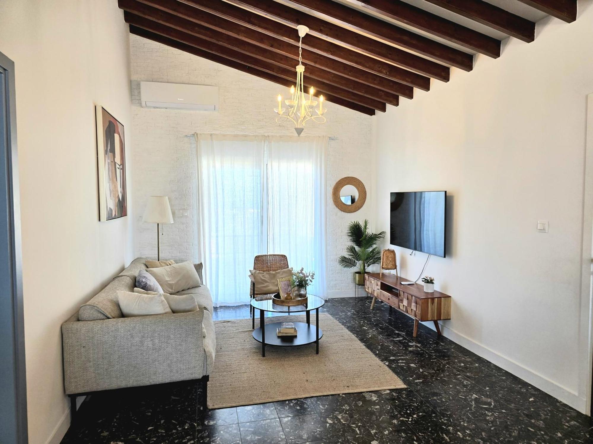 Newly Renovated 2 Bedroom With Pool & Seaview * Paphos