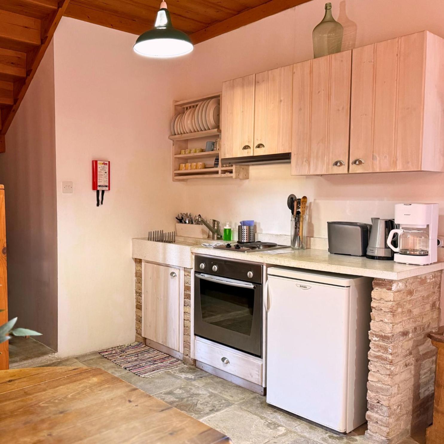 Eveleos Apartment *