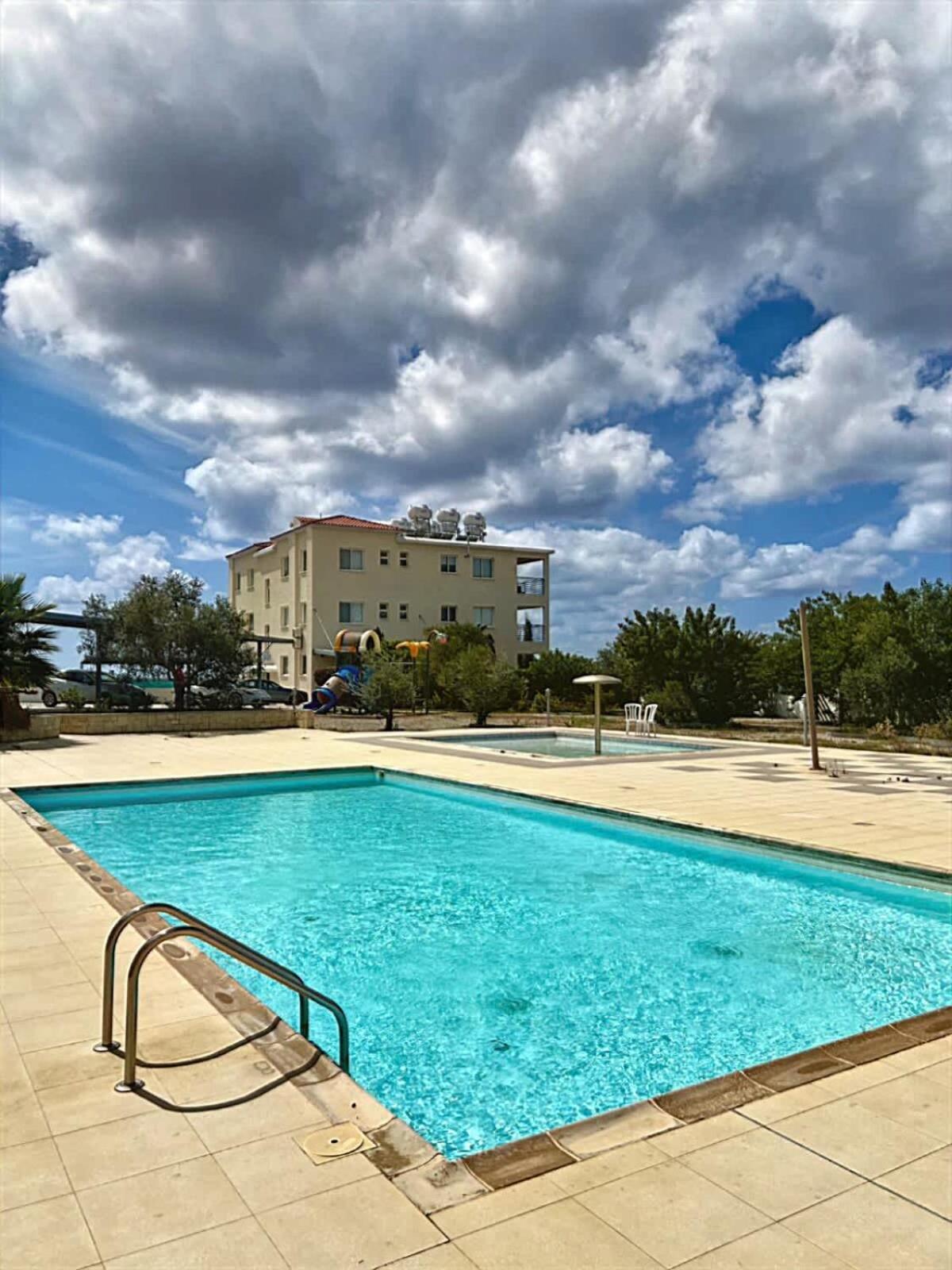 Spacious Sea View Apartment Klorakas