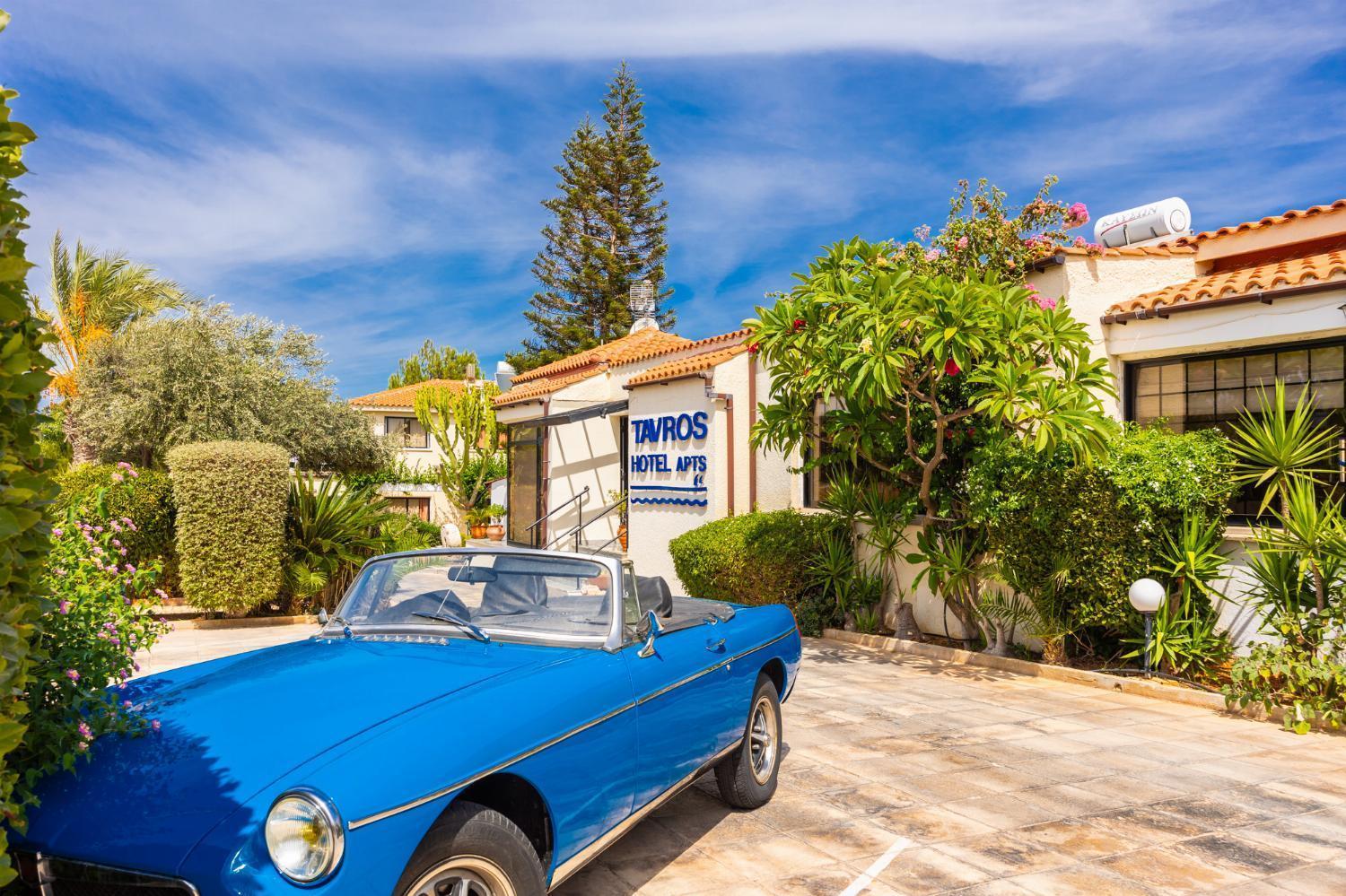 Aparthotel Tavros 3*