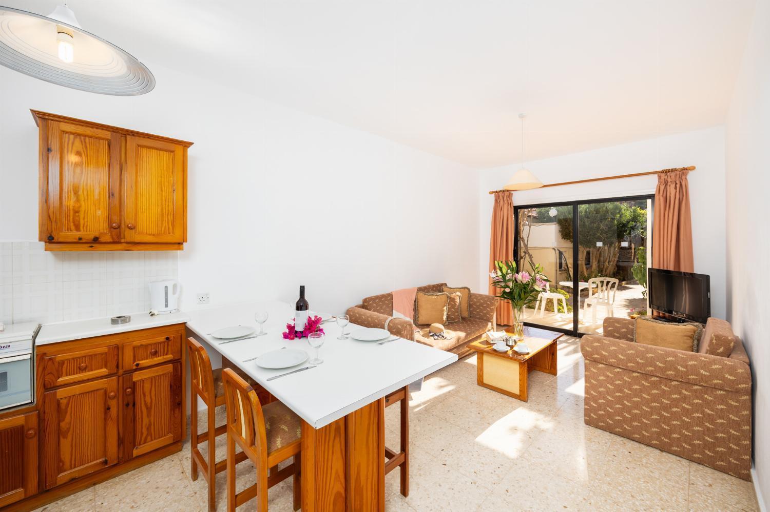 Tavros Aparthotel