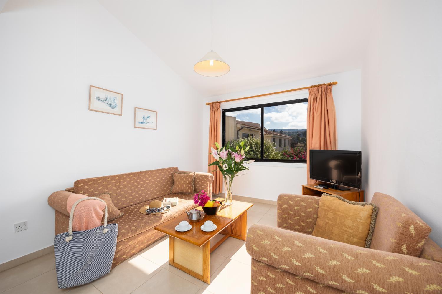 Tavros Aparthotel 3*