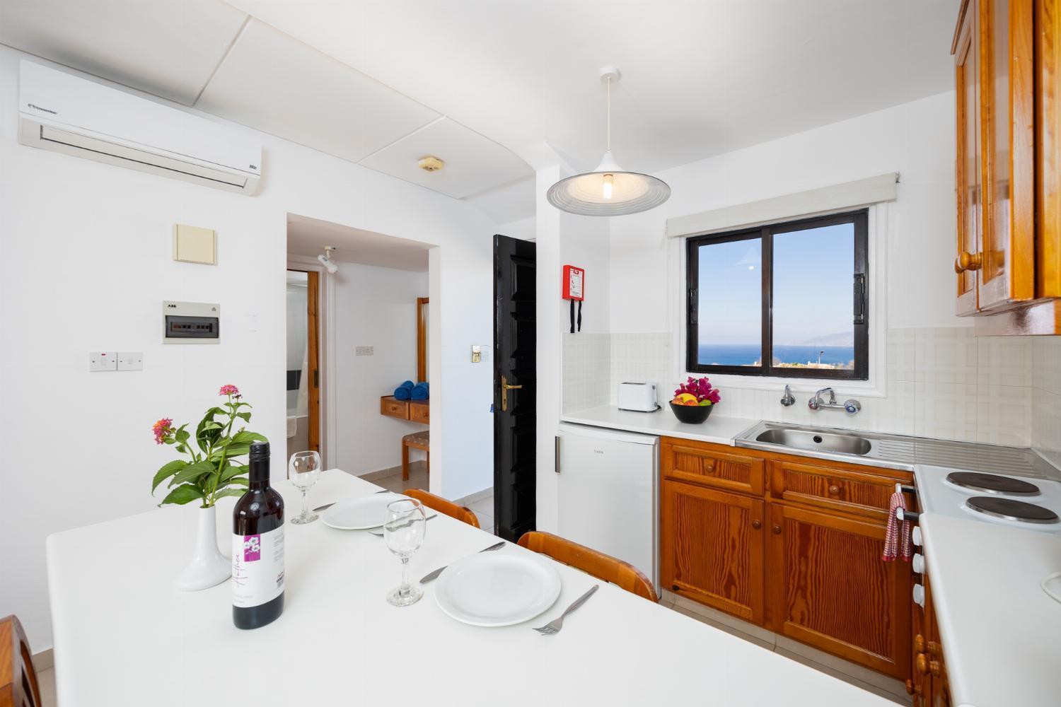 Tavros Aparthotel 3*