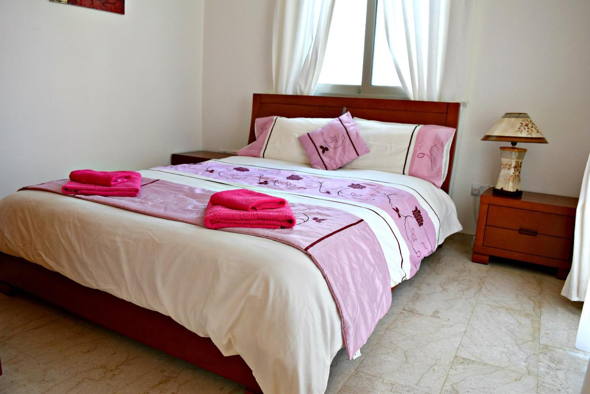 Saraliana Sandy - Heated Pool - Jacuzzi - Private Area