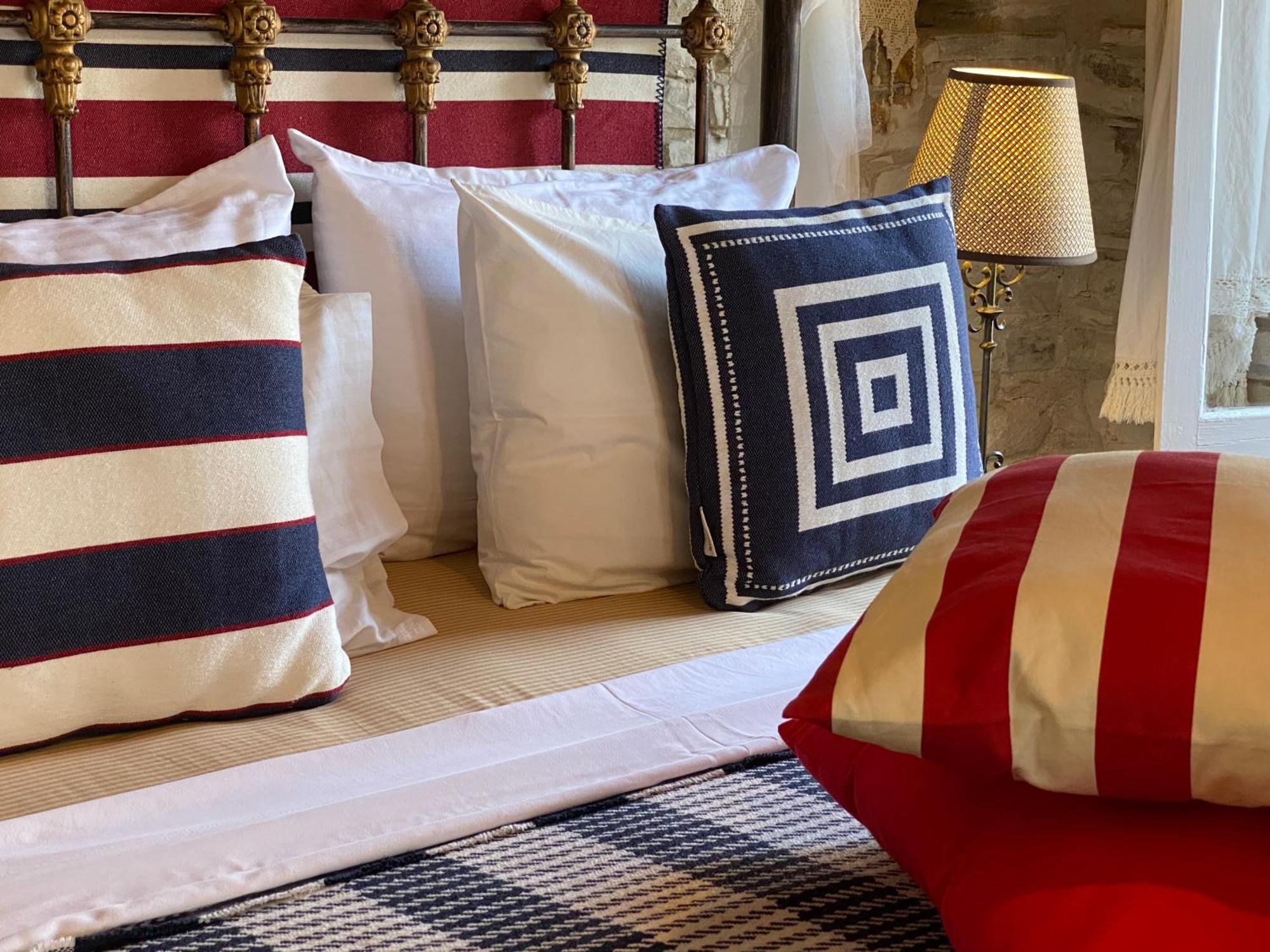 Stratos Artdeco House Inn 4*