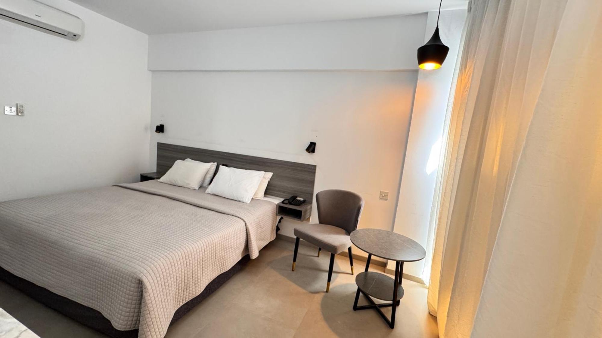 Hotel Navarria Blue Limasol
