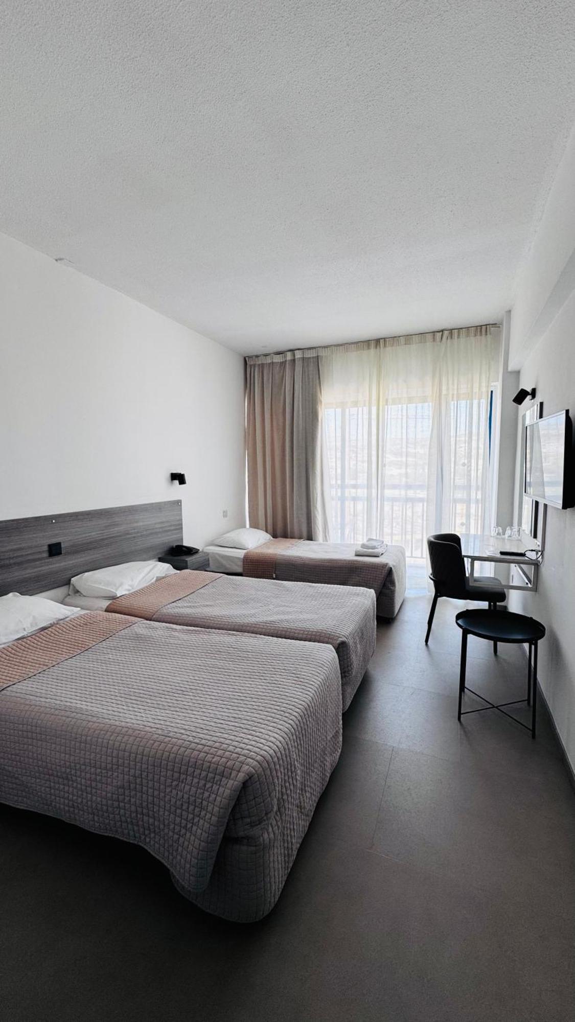 Navarria Blue Hotel Limasol