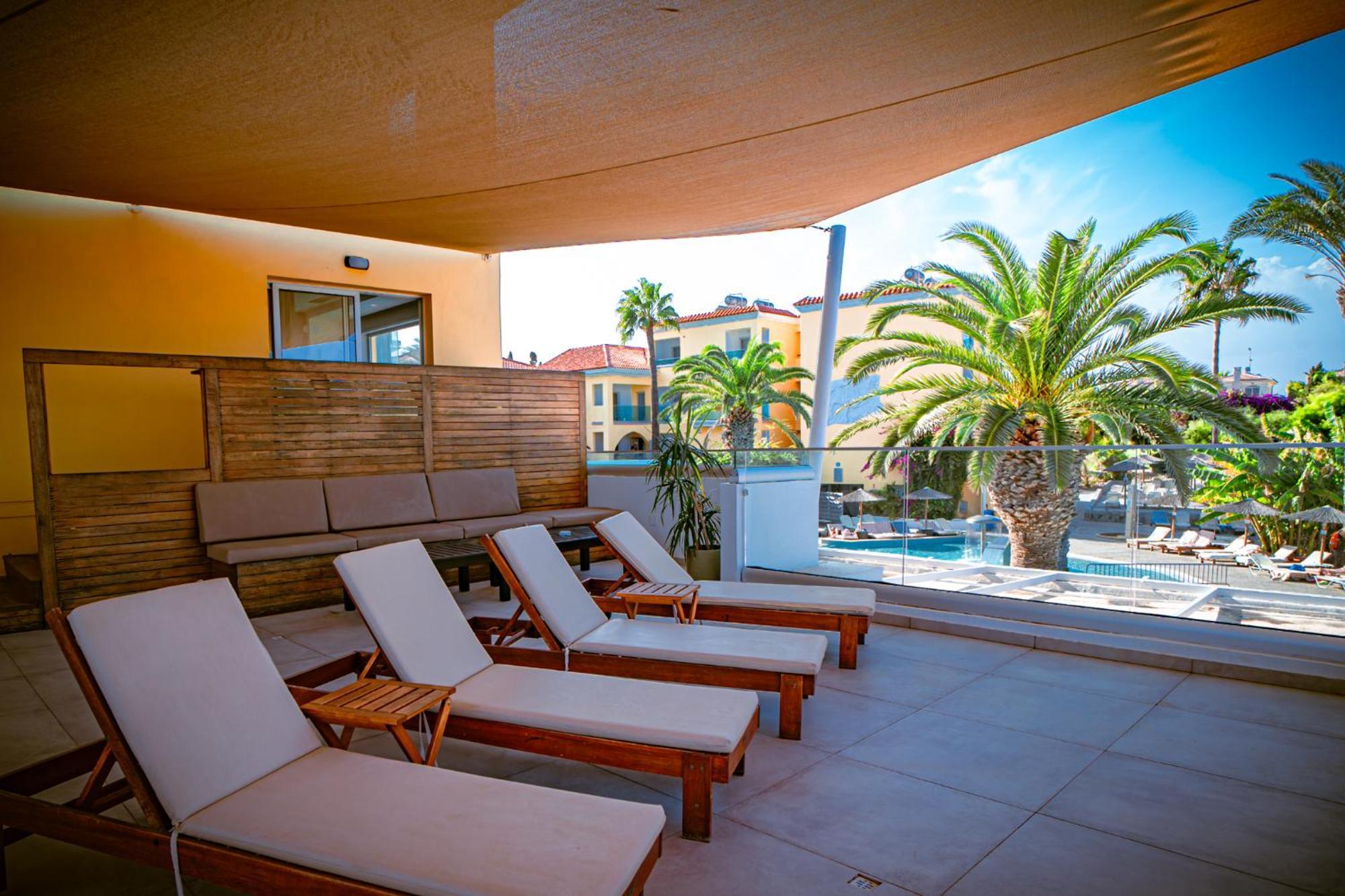 Malama Village 4*