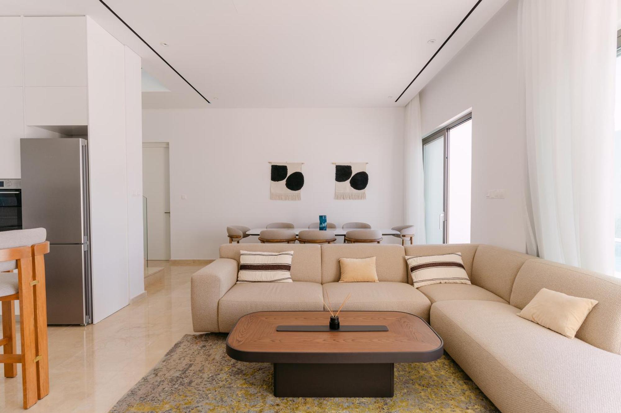 Akamas Luxury *