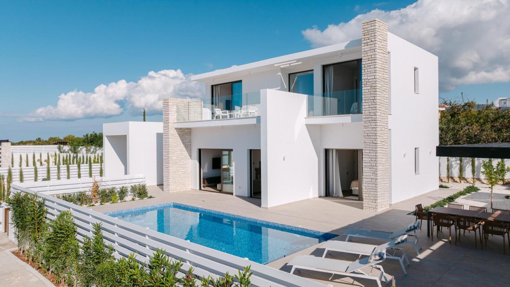 Akamas Luxury