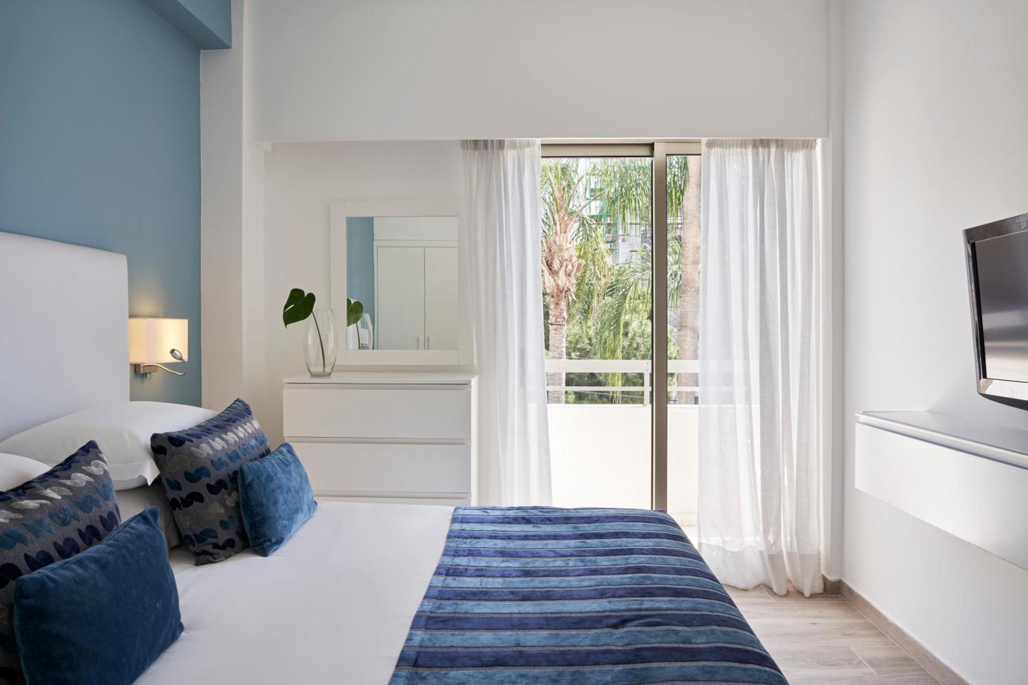 Atlantica Oasis Hotel 4*