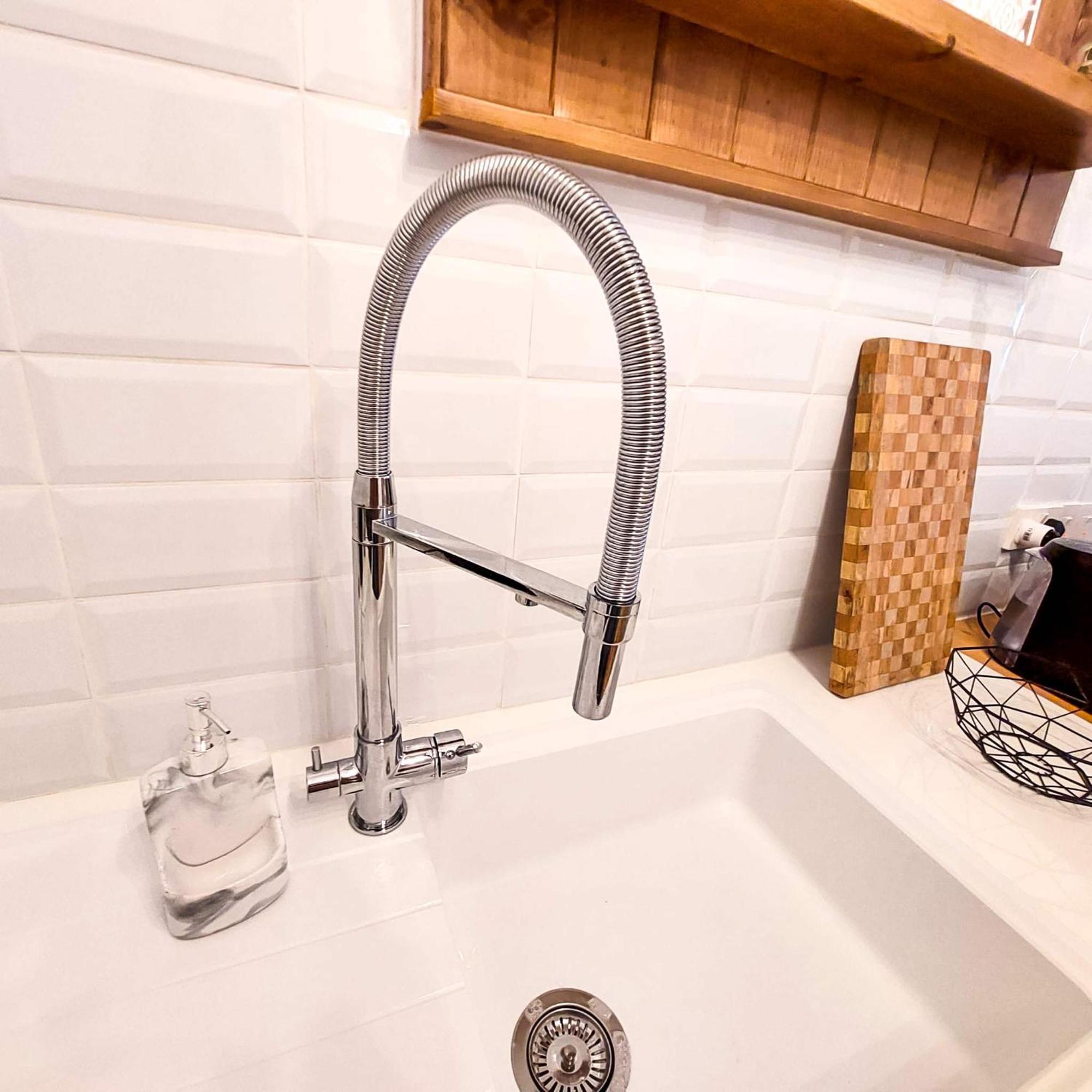Seaview Luxury Chloraka Paphos, Pool, Smart Tv 65 Inch Apartment *