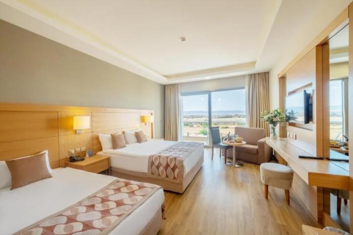 Hotel Salamis Bay Conti & Casino 5*