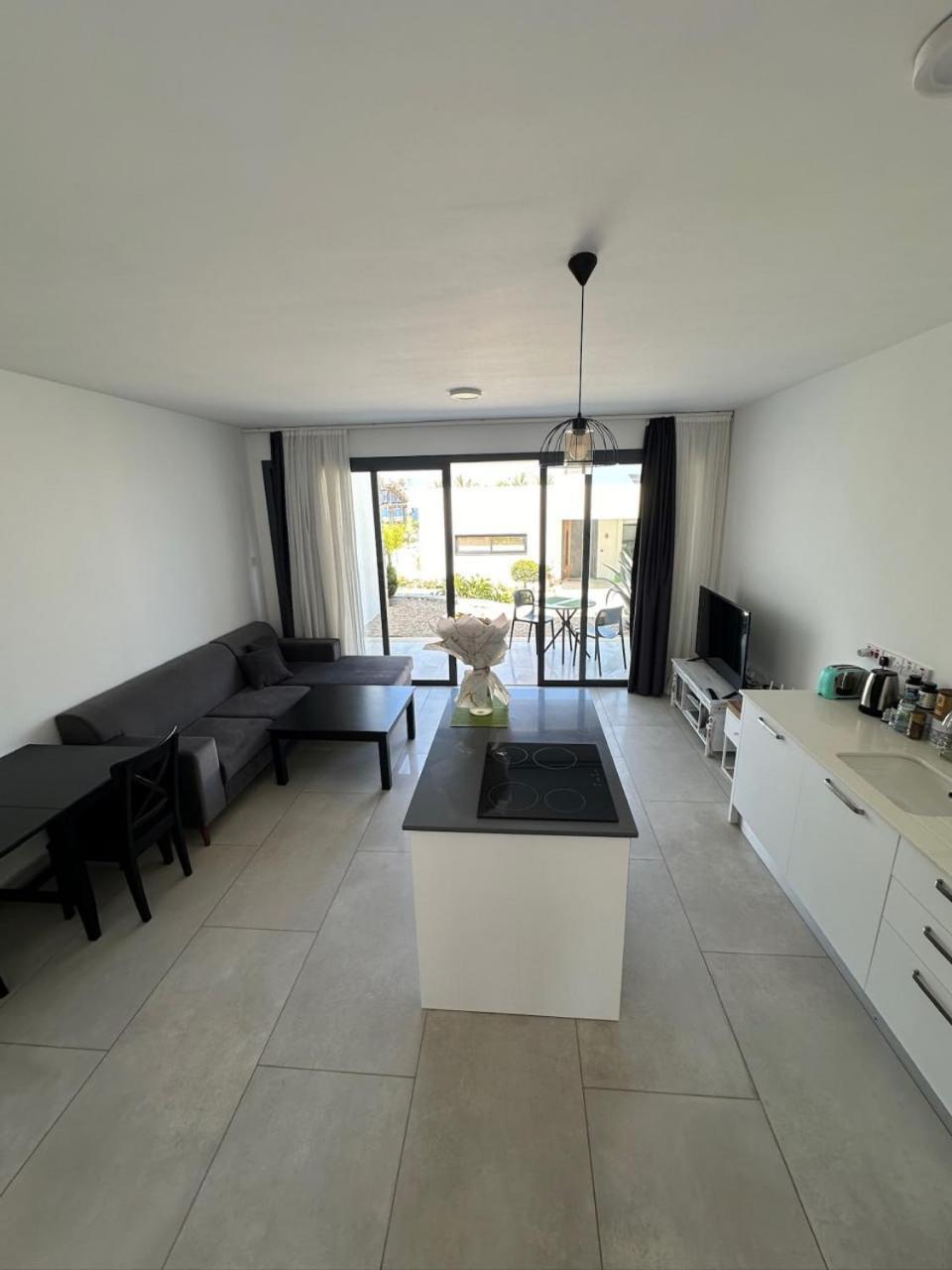 Apartment Sunny 1 Bedroom With Private Terrace Kalogrea