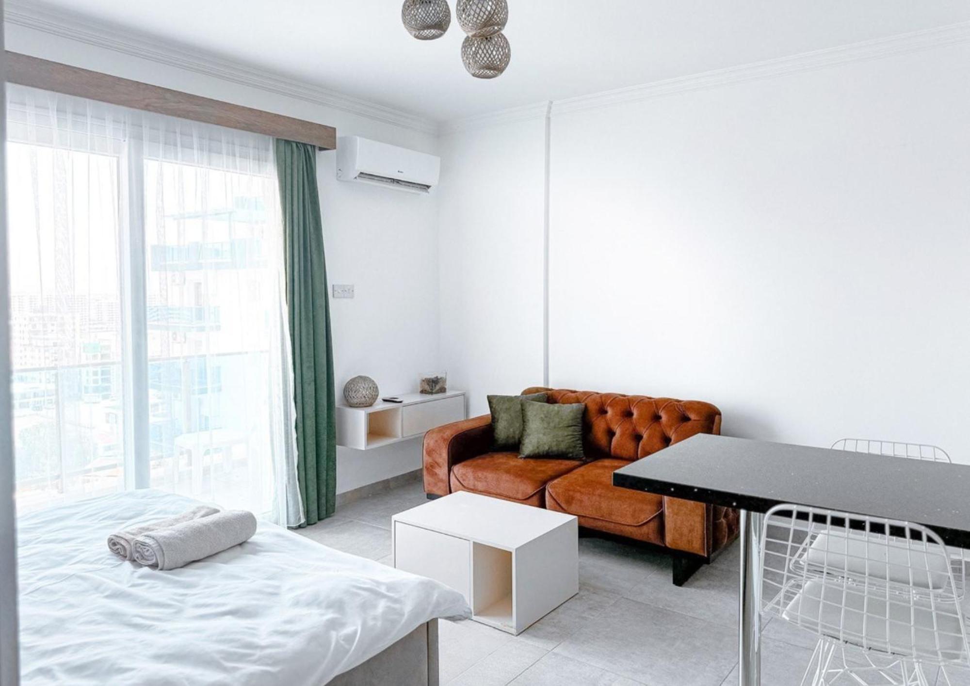 Lux Long * Agios Georgios (Famagusta)