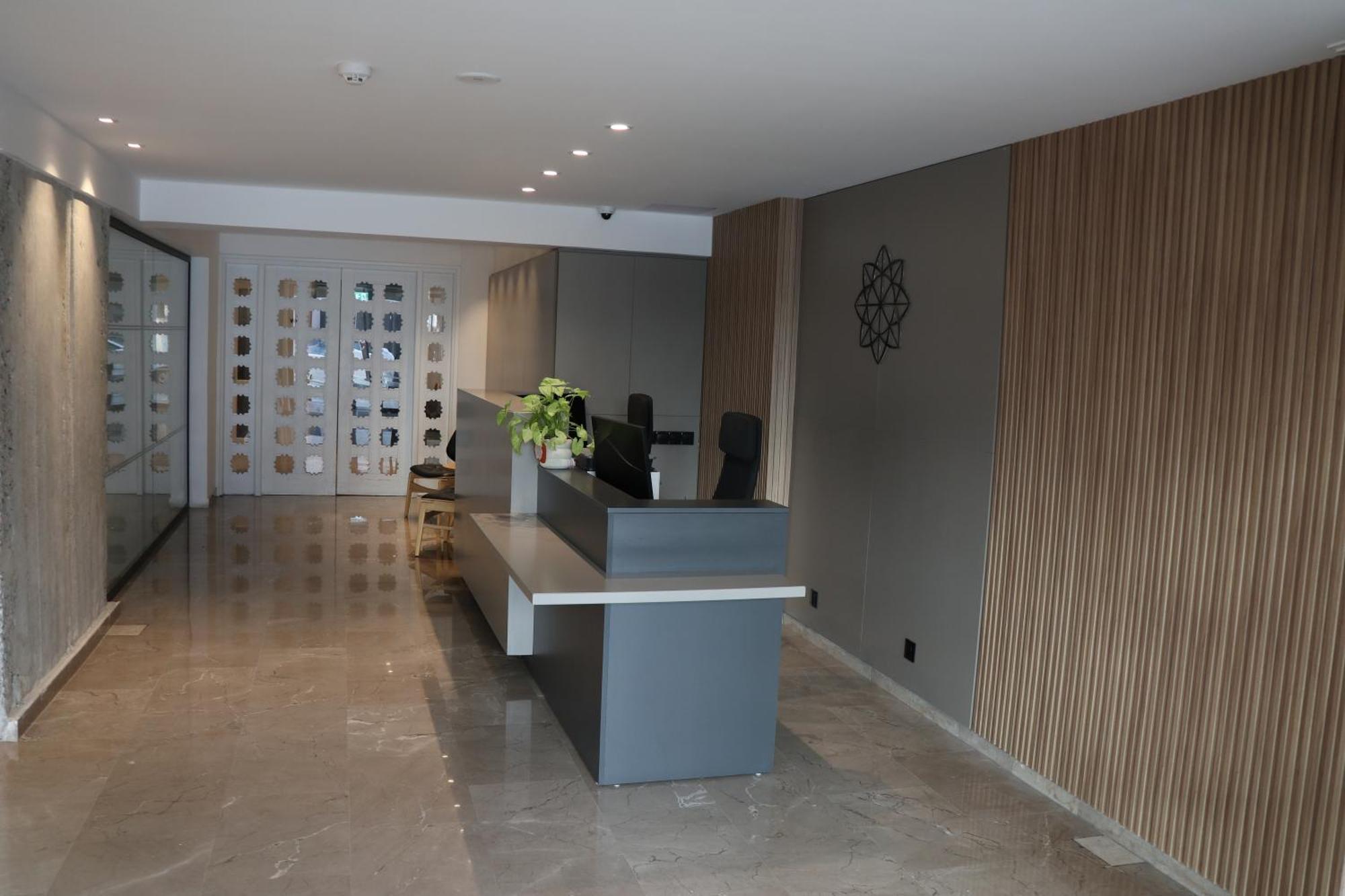 Aparthotel Sunflower 3*