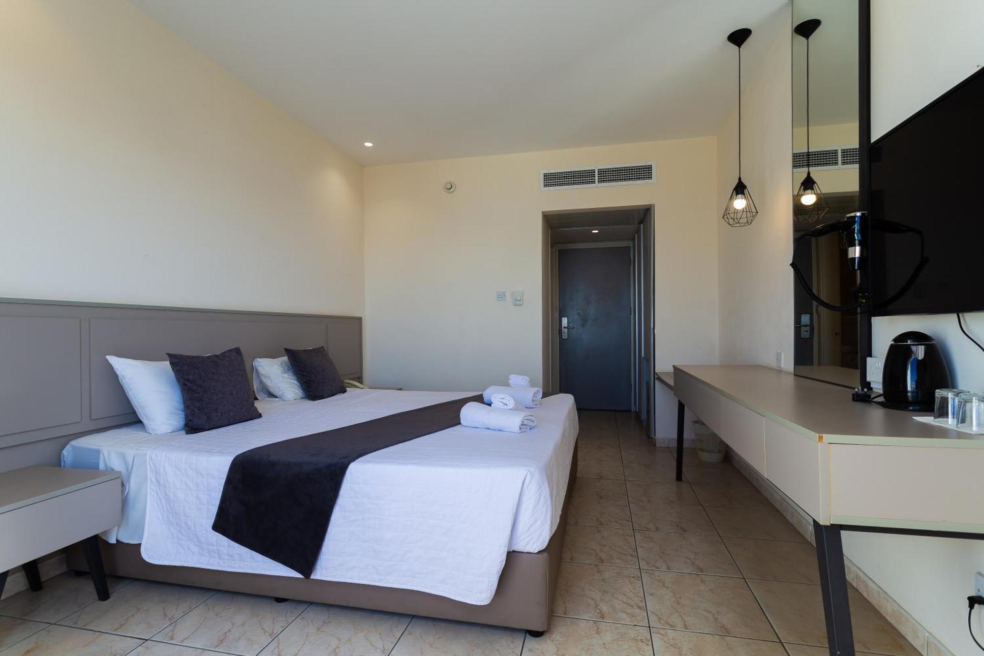 Hotel Piere - Anne Ayia Napa