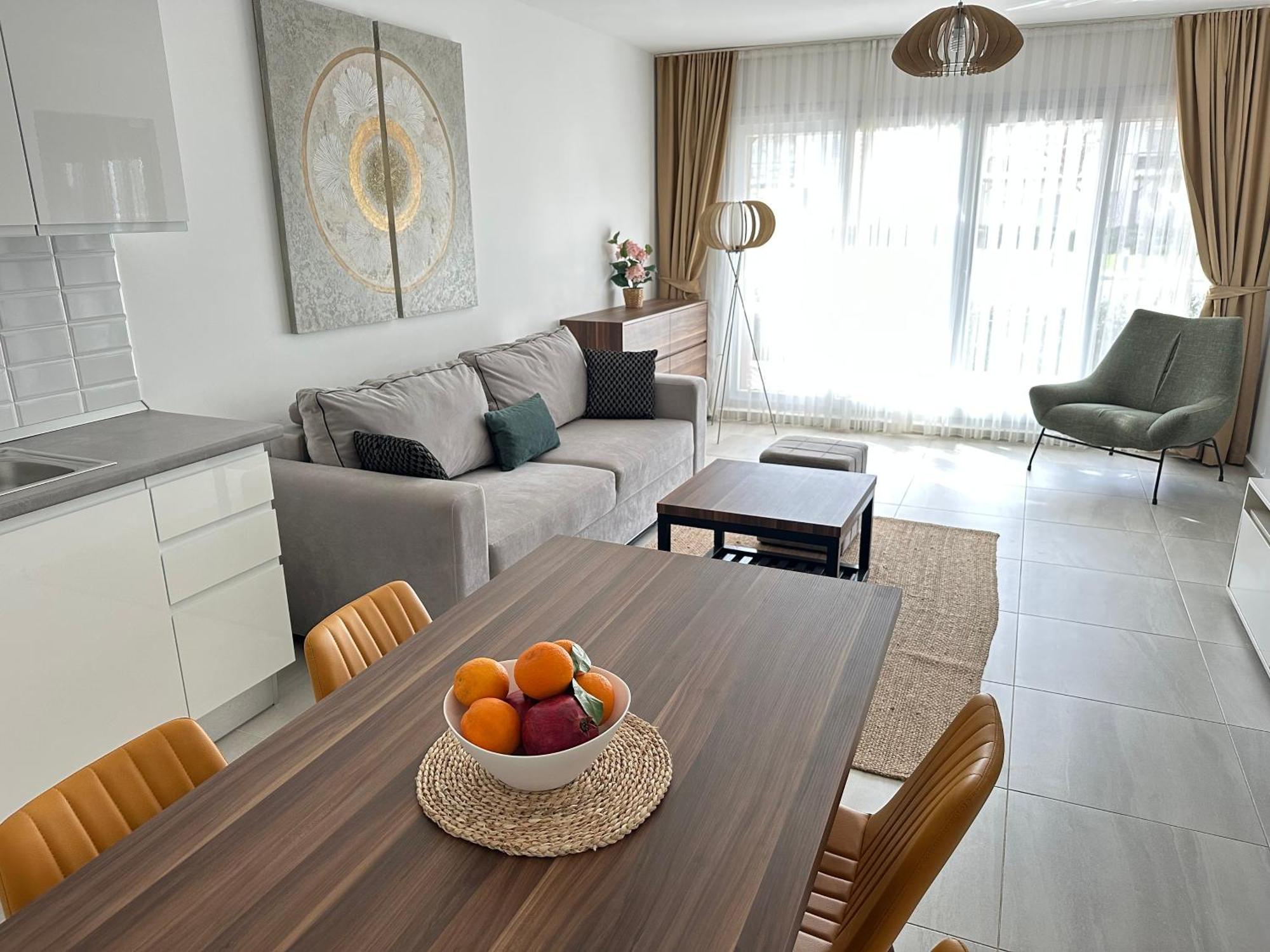 Apartment Relaxing Near The Sea