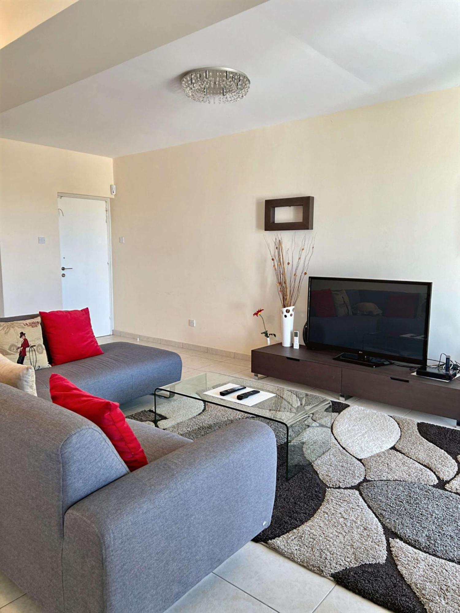 Spacious Sea View Apartment Klorakas