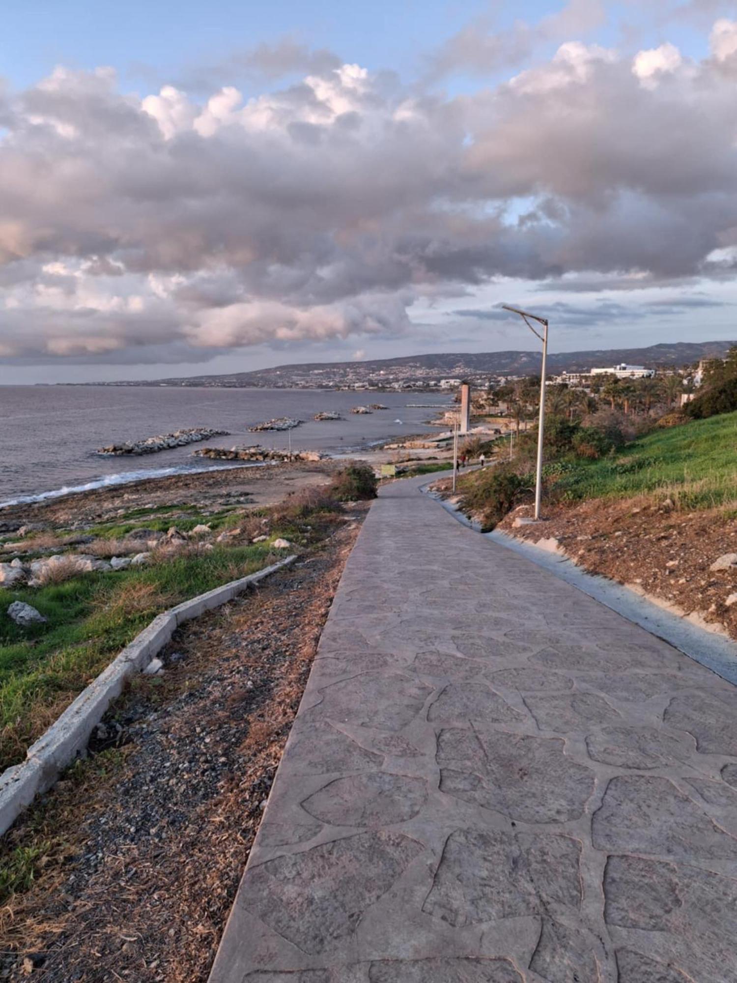 Appartement With Sea View! Klorakas