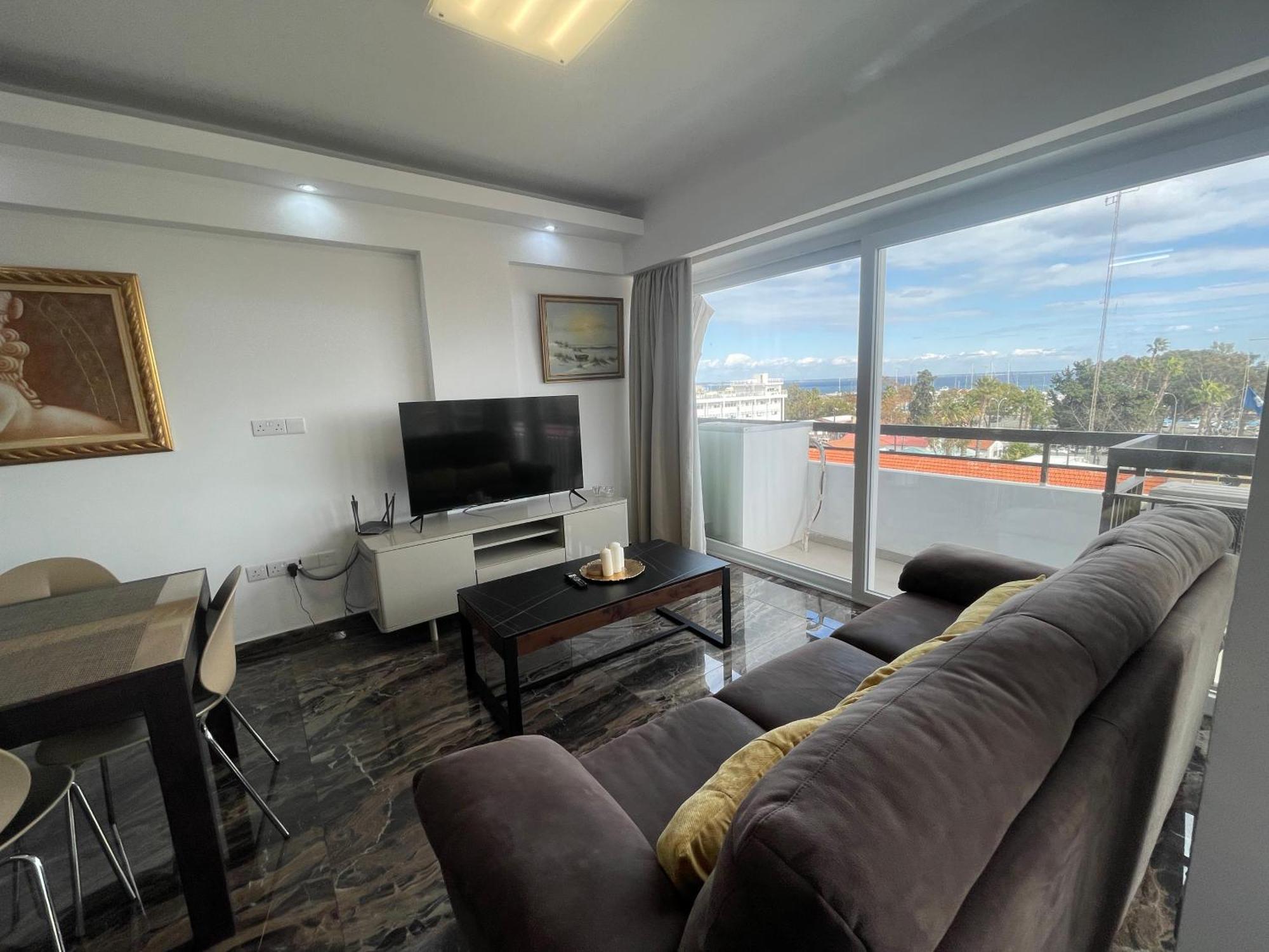 Apartment Nautica Luxe Larnaca