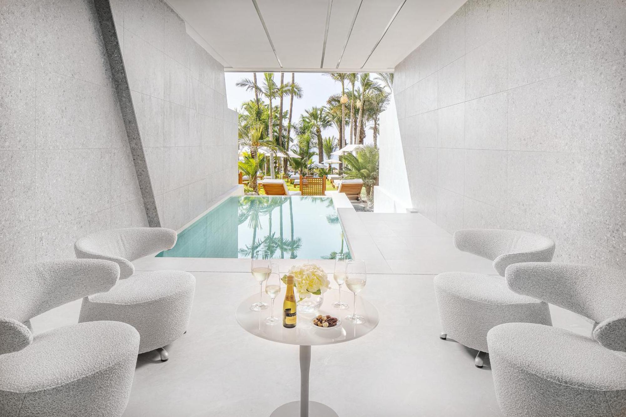Amathus Hotel 5*