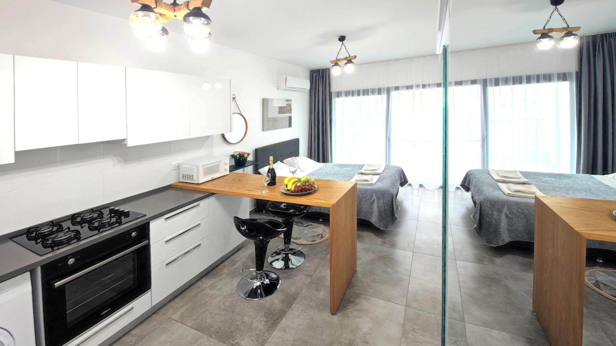 Caesar Commodus Apartment *