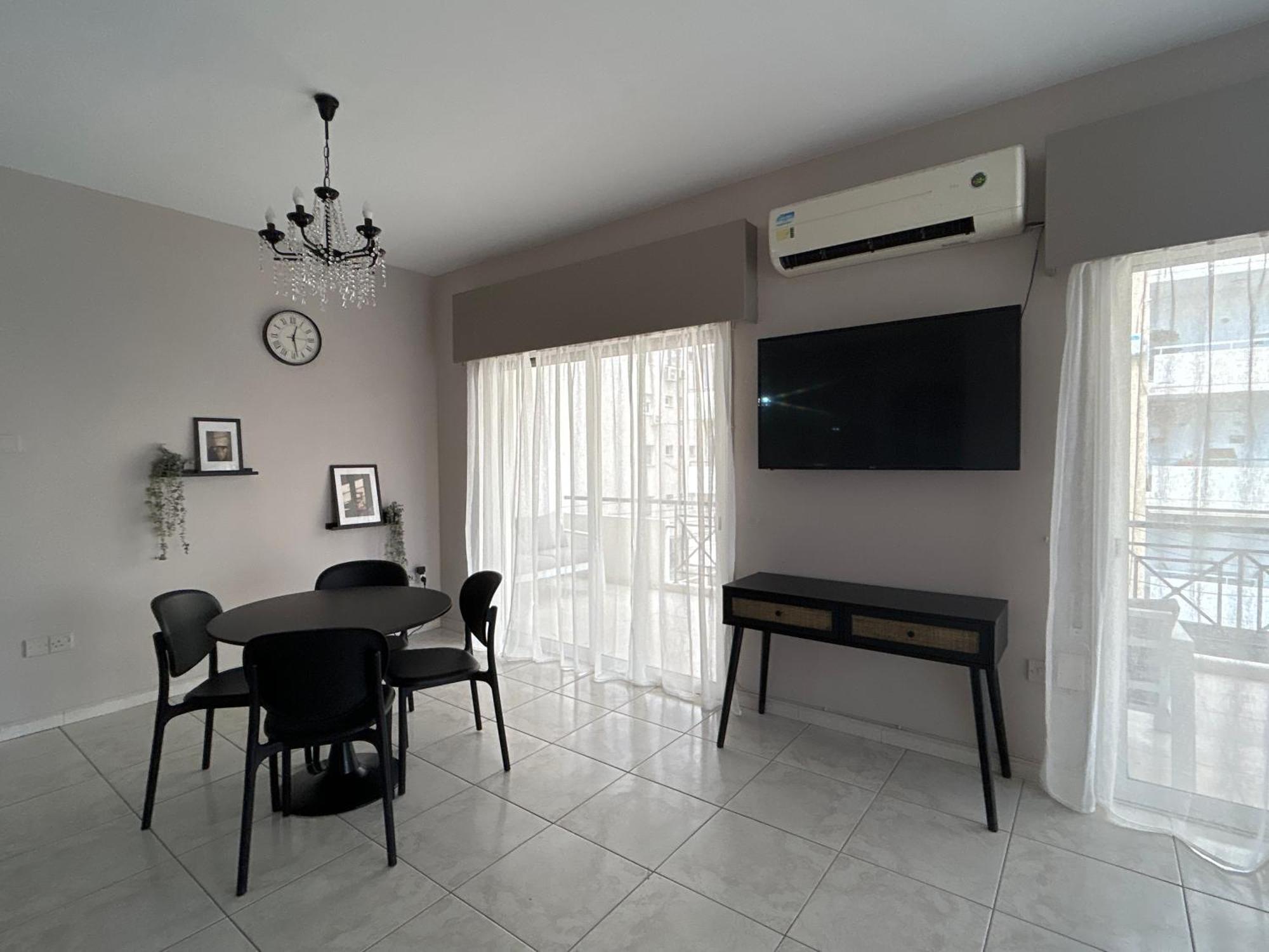 Apartment's Apartment *