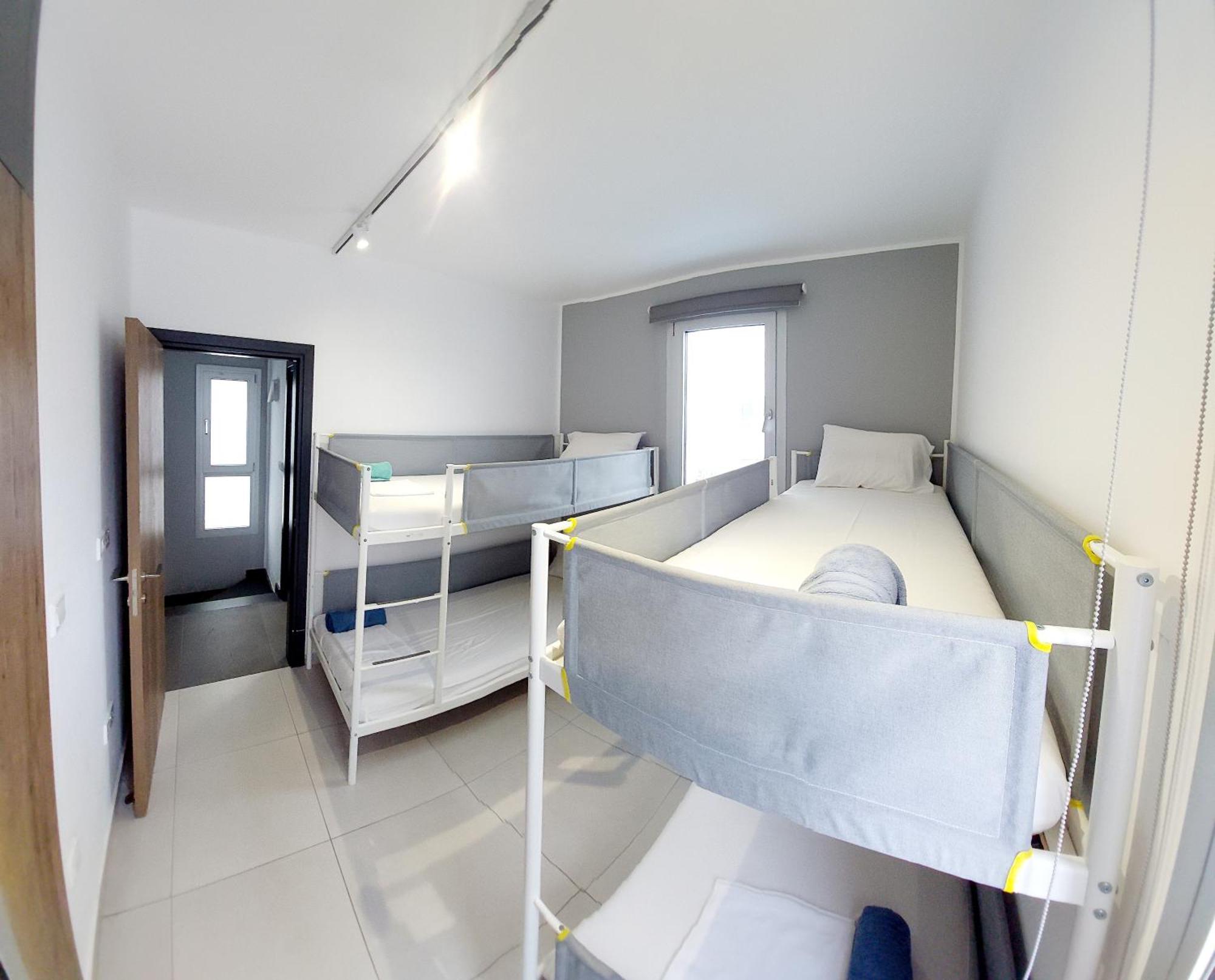 In Style In Modern 3 Bedroom Near Nissi & Square Pousada