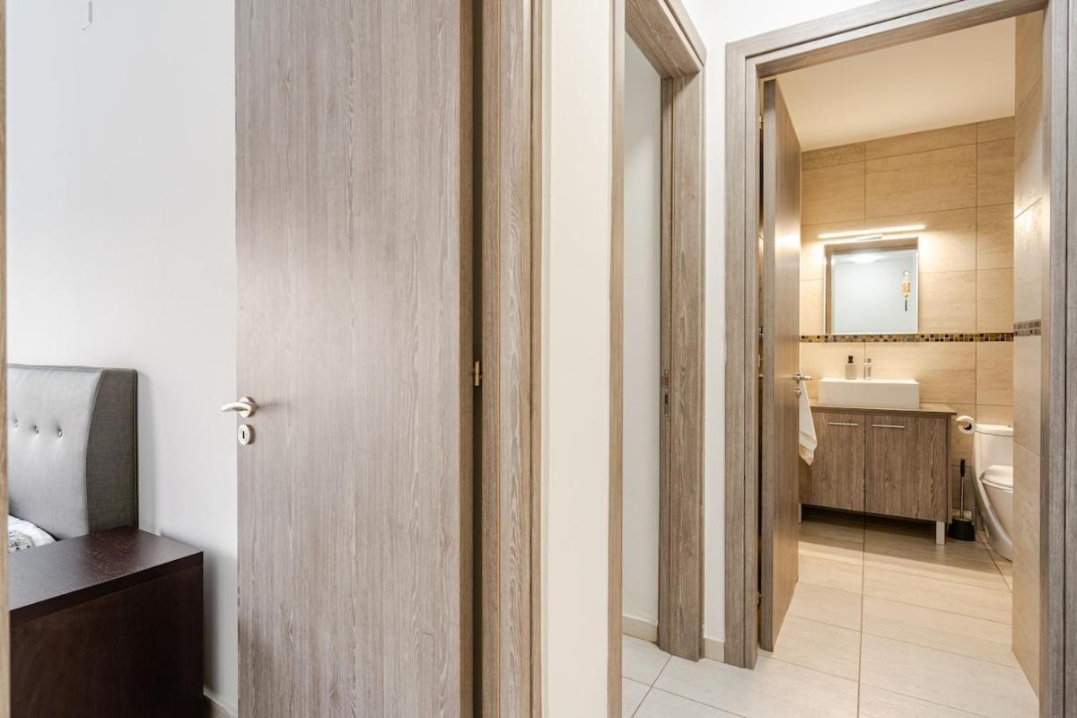 Apartment Penthouse With Outdoor Hottub Limassol