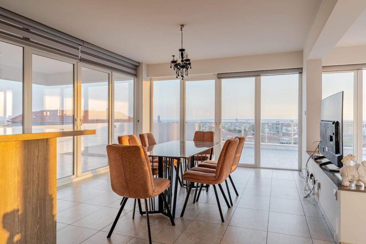 Apartment Penthouse With Outdoor Hottub *
