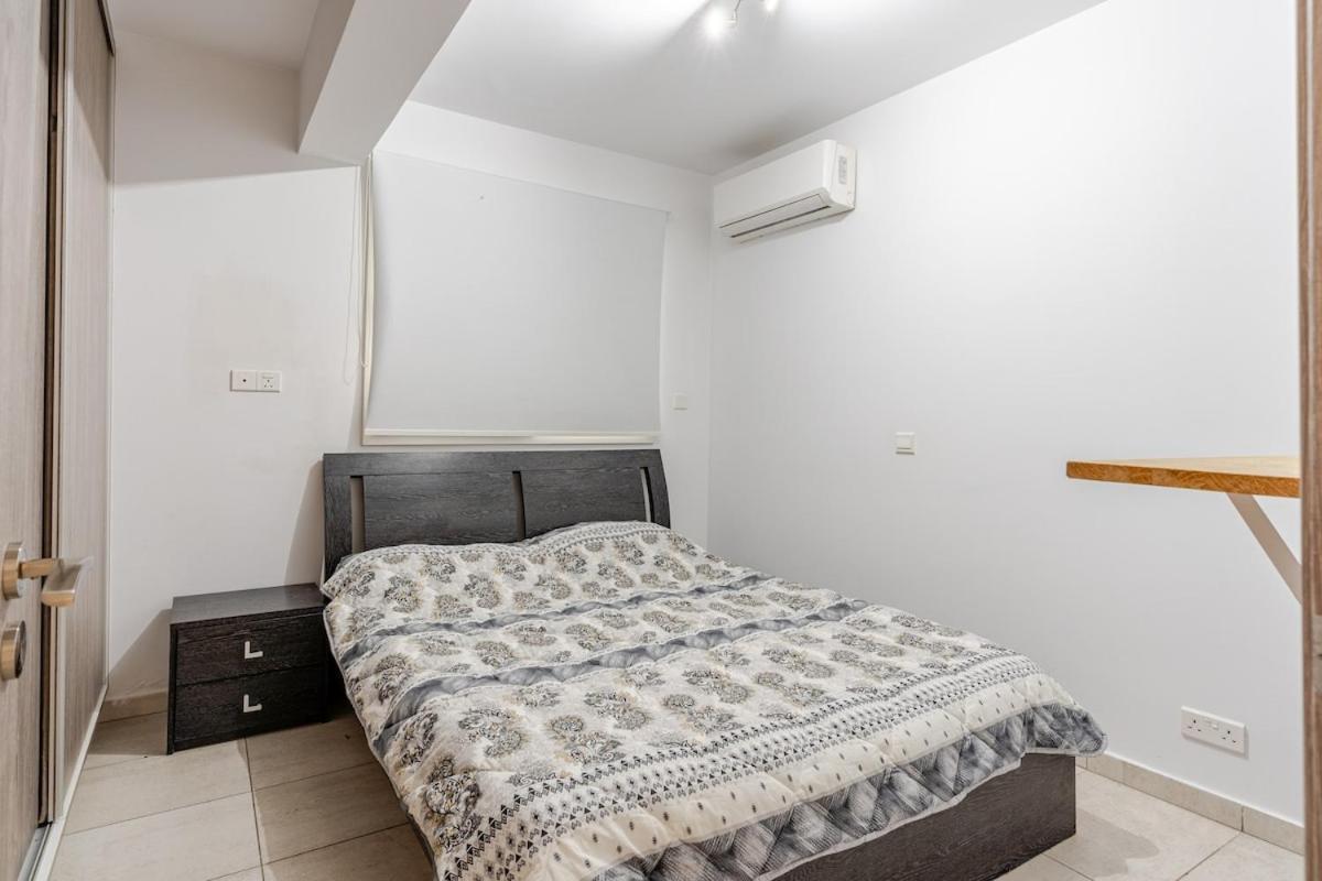 Penthouse With Outdoor Hottub Apartment Limassol