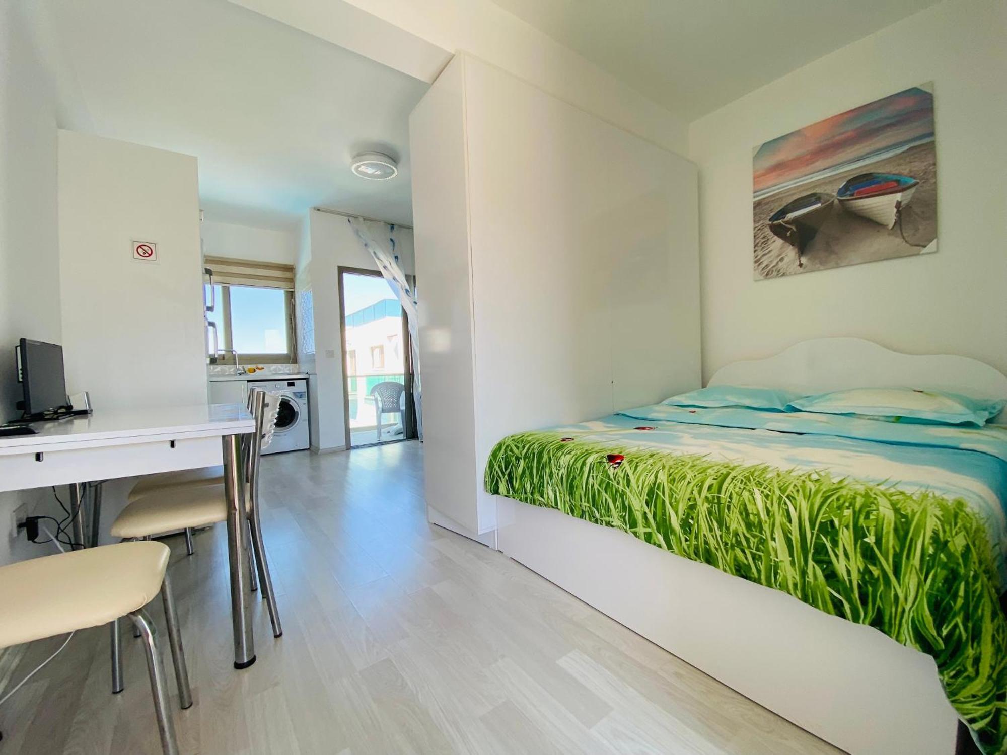 Seaview And Mountainview Apartment Kyrenia (Northern Cyprus)