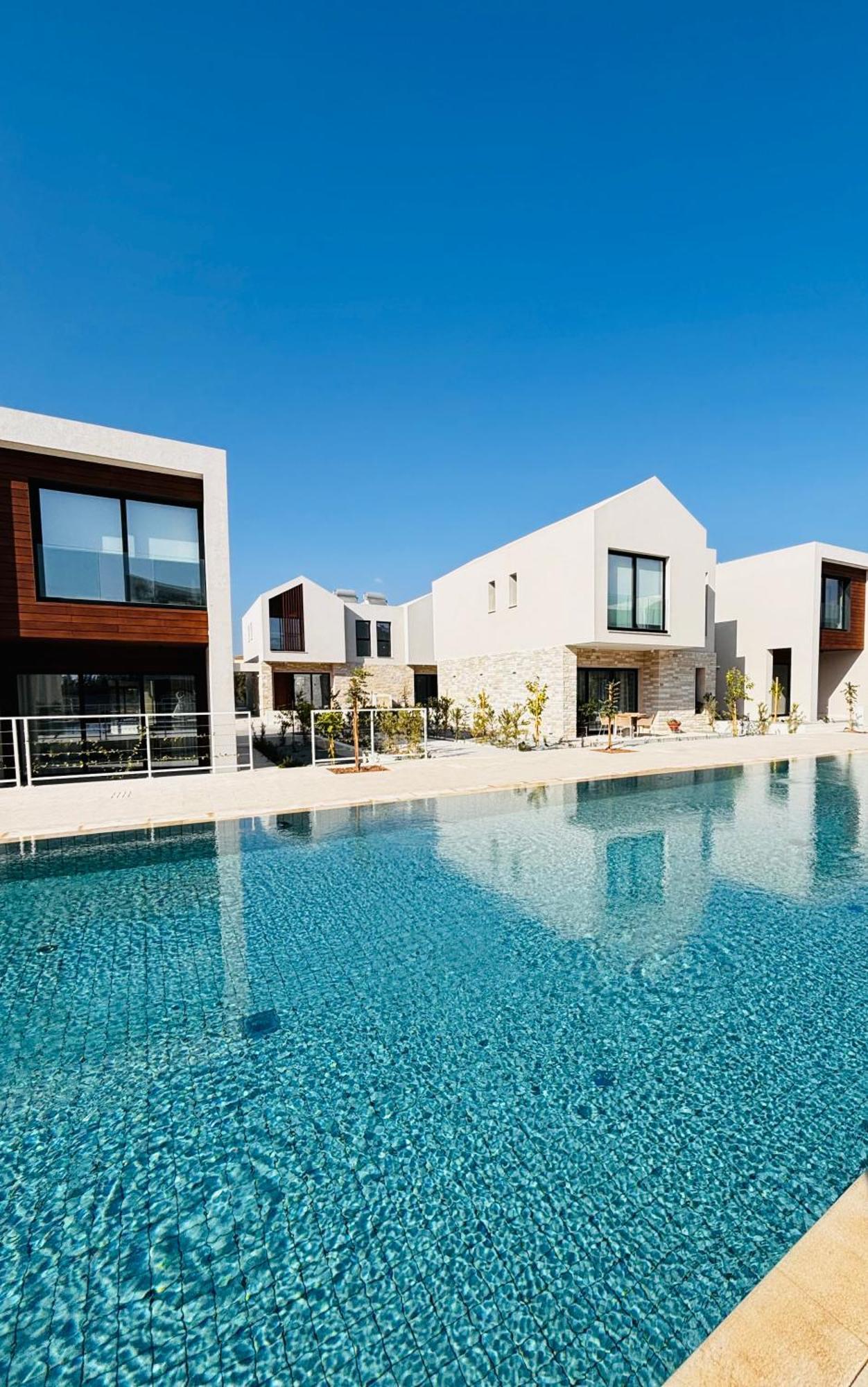 Avalon Gardens Pink&blue With Swimming Pools Sauna Restaurant Gym Emba
