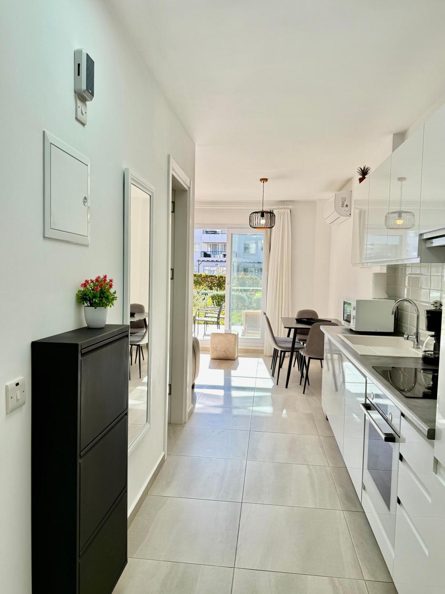 Olive By The Sea Apartment *