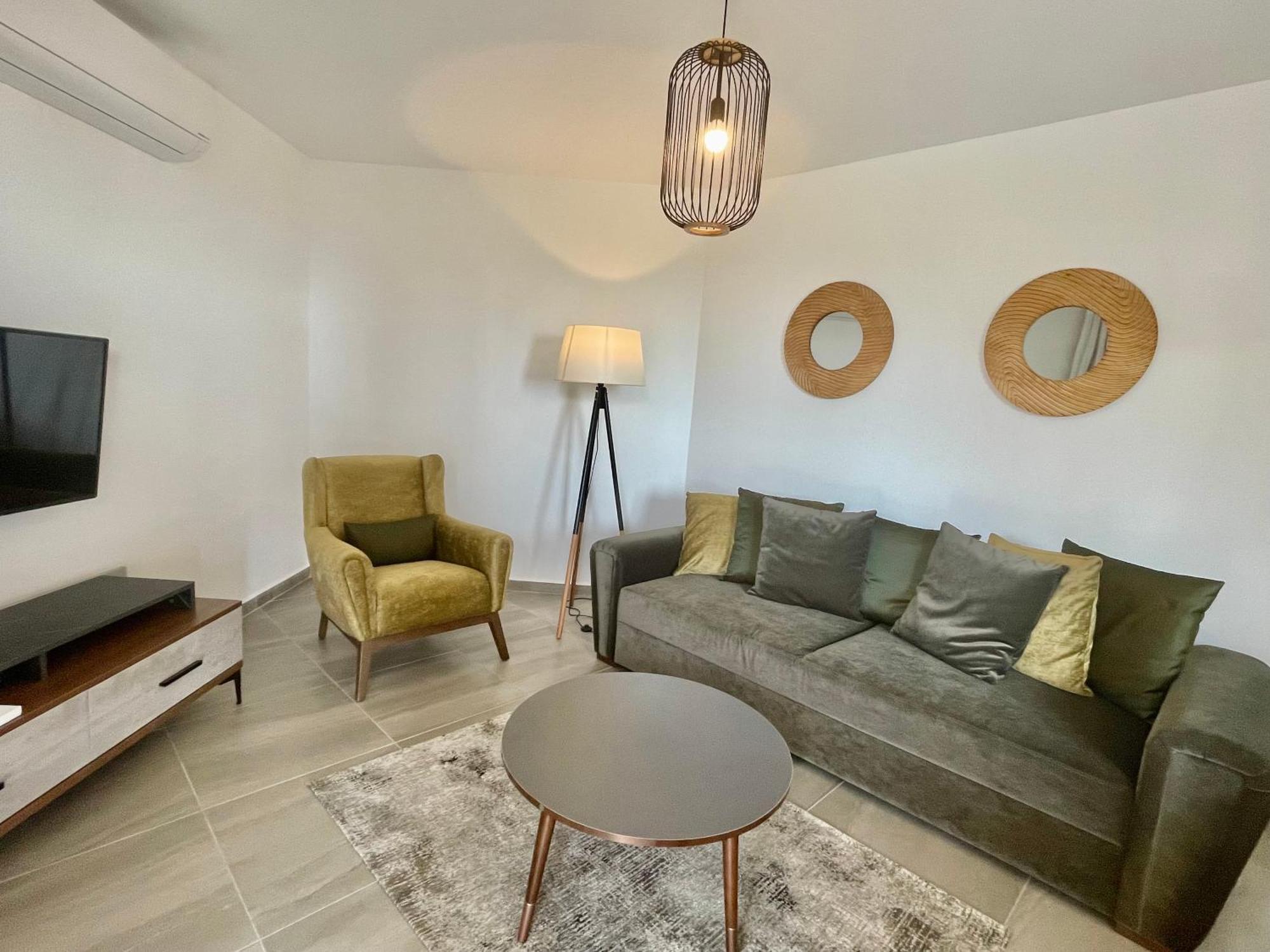 Olive By The Sea Apartment *