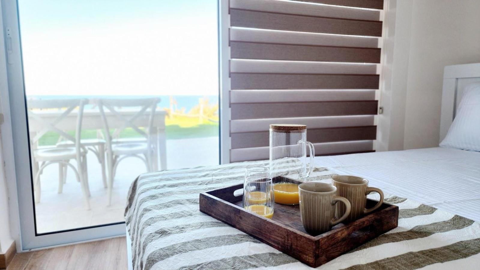 Beachfrontsunset Apartment Kalogrea