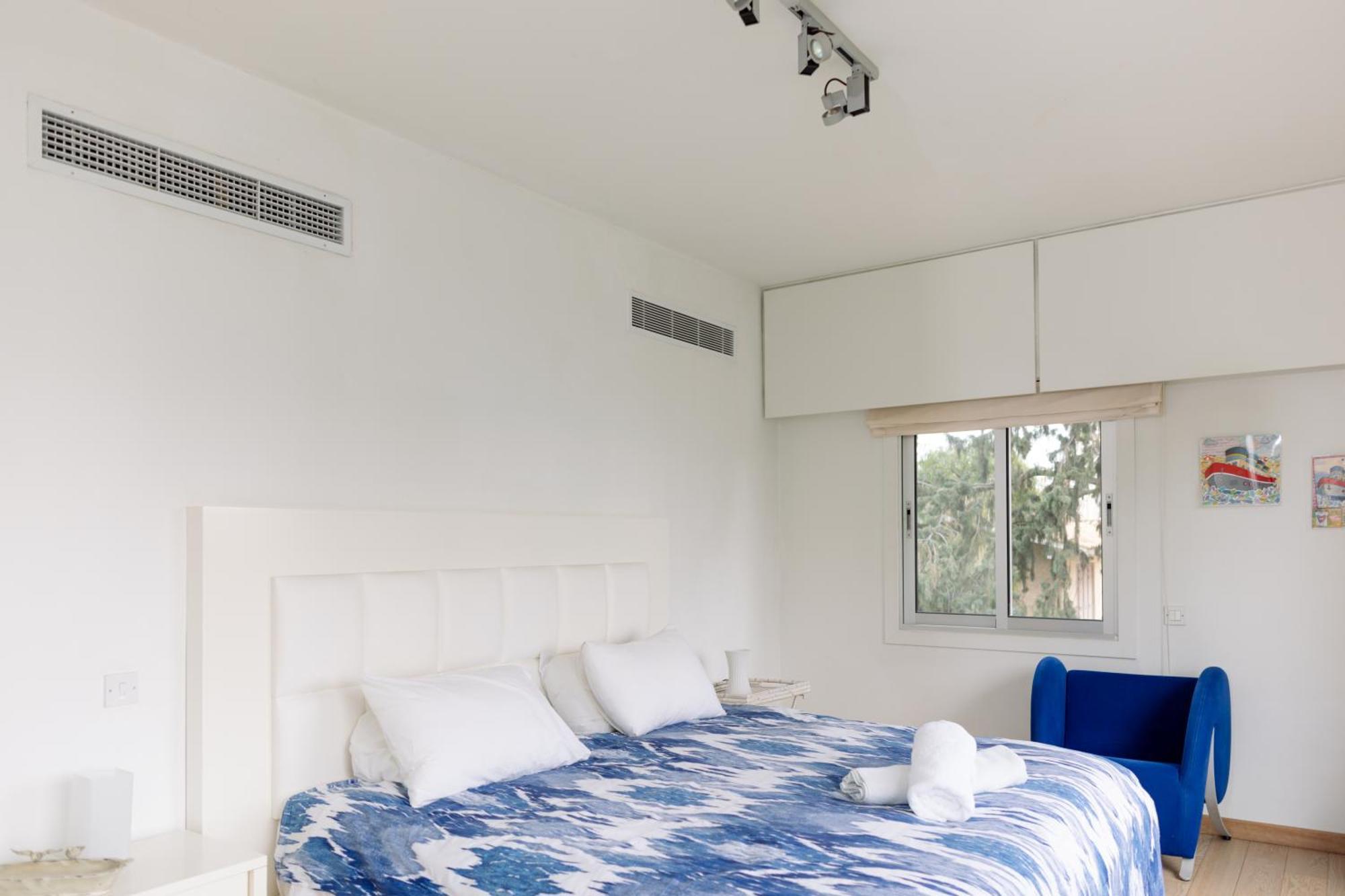 3br Beachfront Gem In Apartment