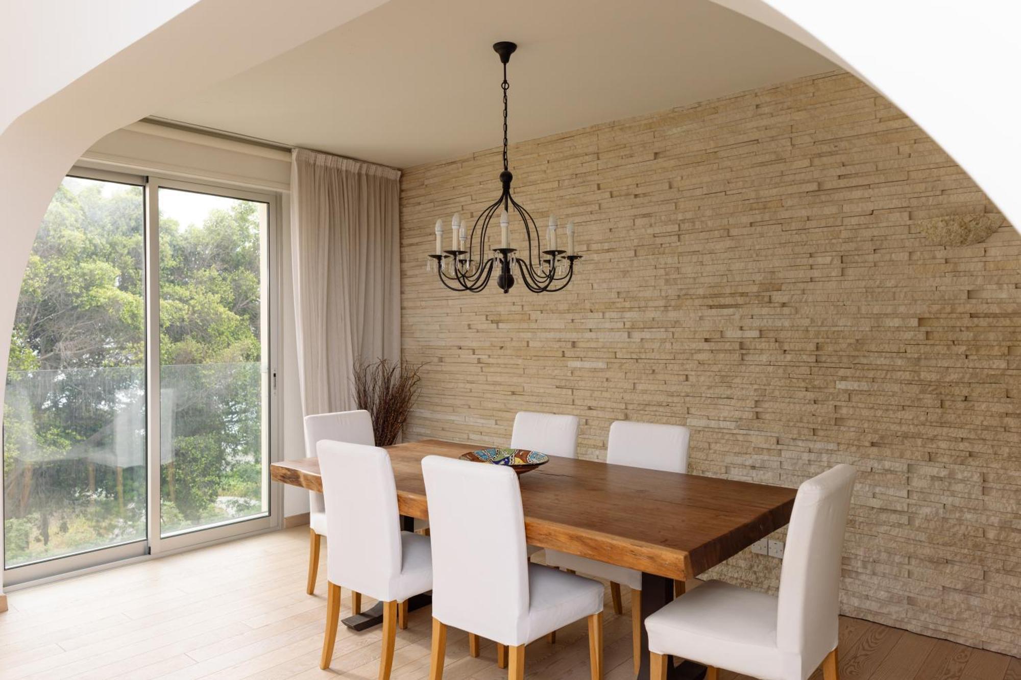 3br Beachfront Gem In *