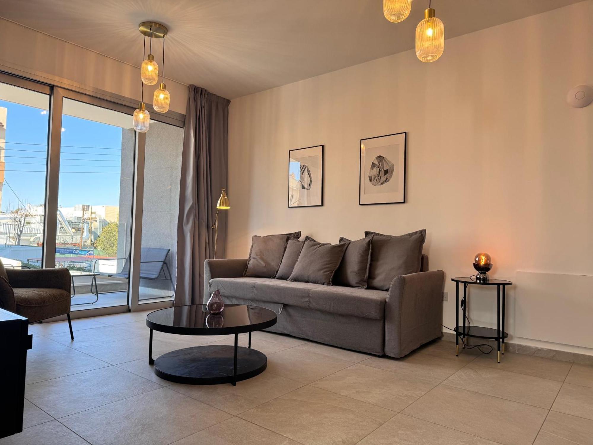 Apartment Hall *